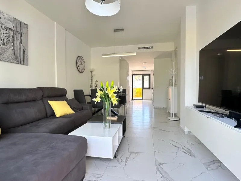 Penthouse with solarium and jacuzzi in the Alegria Village urbanization