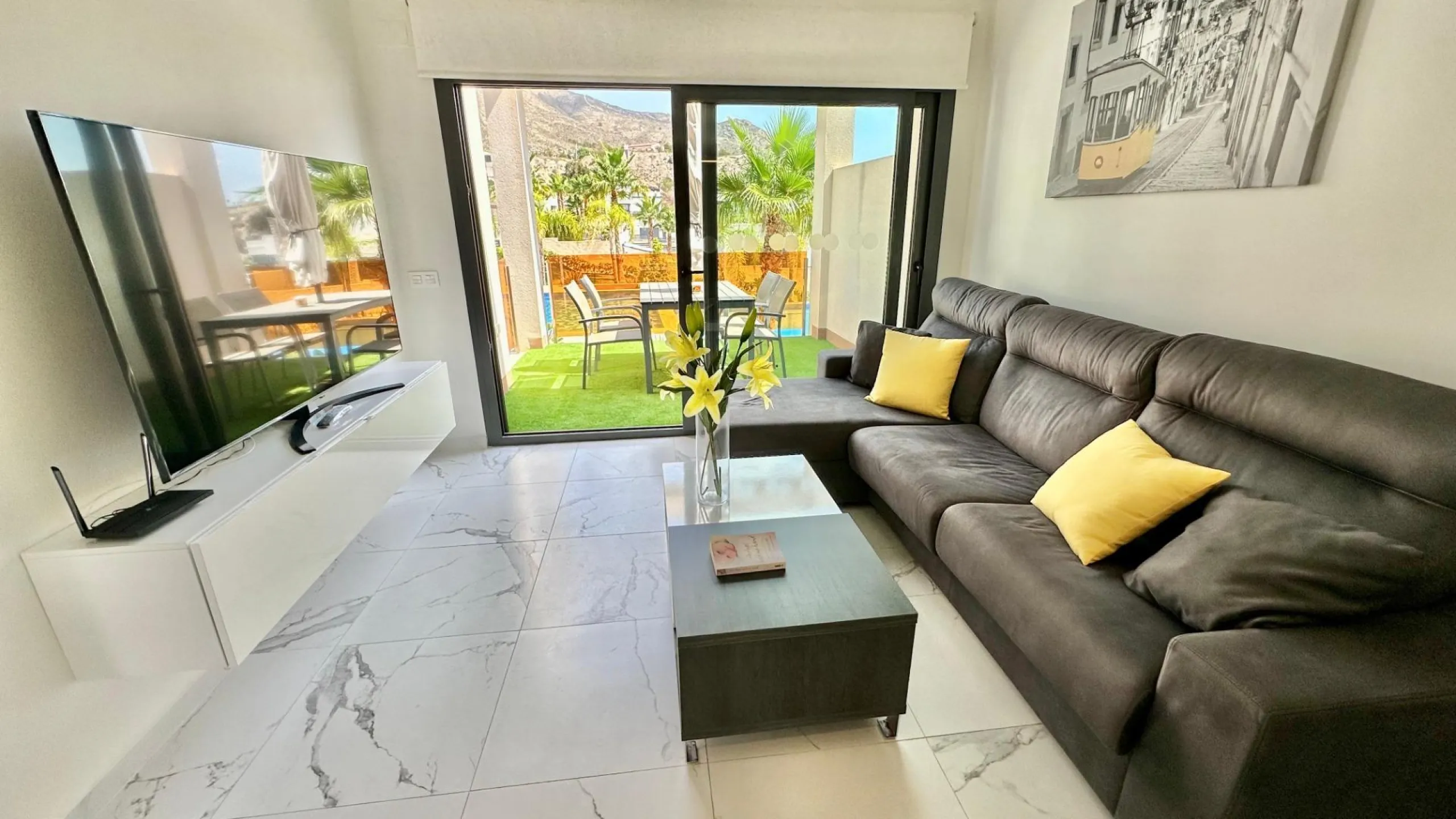 Penthouse with solarium and jacuzzi in the Alegria Village urbanization