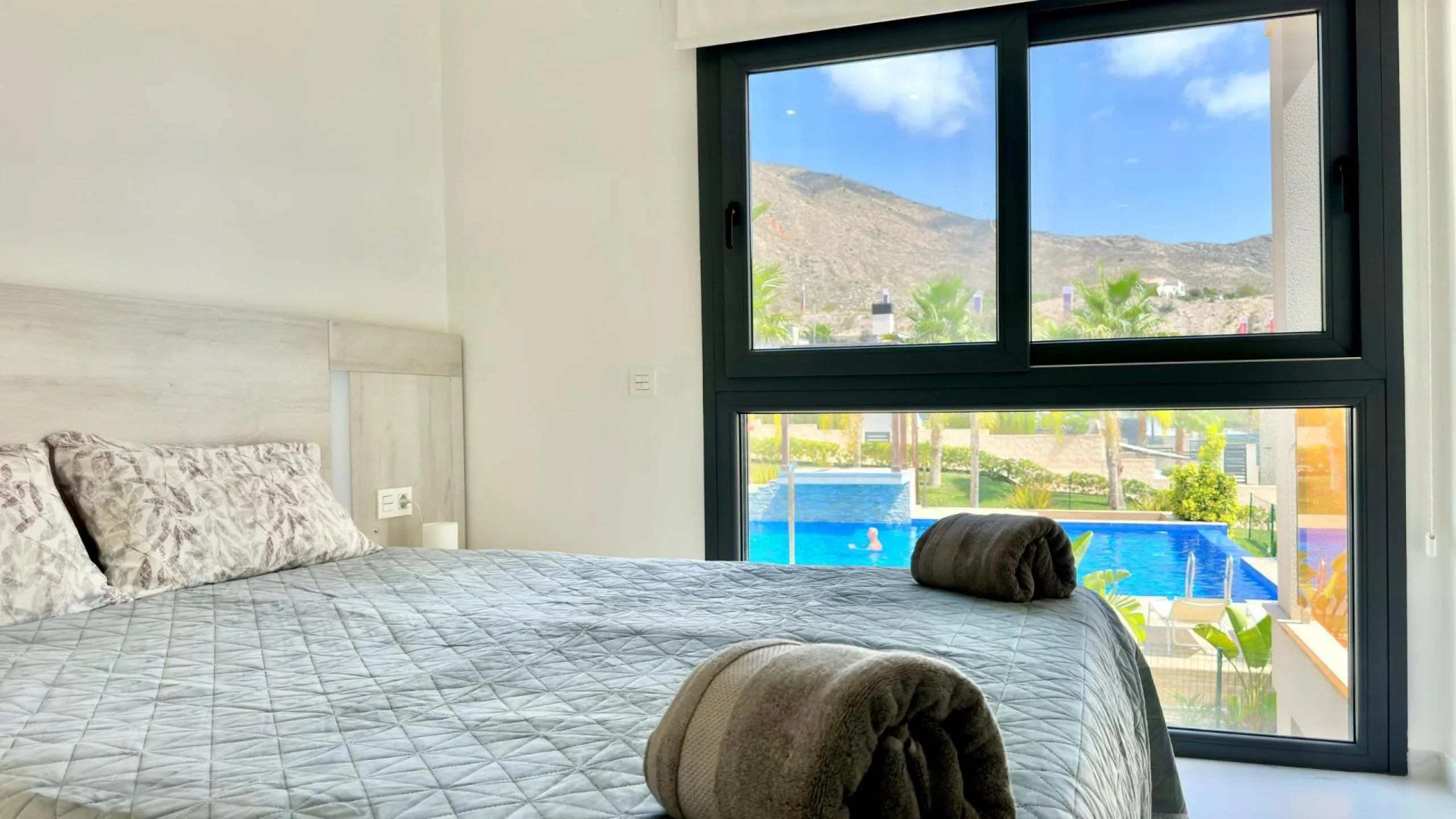 Penthouse with solarium and jacuzzi in the Alegria Village urbanization