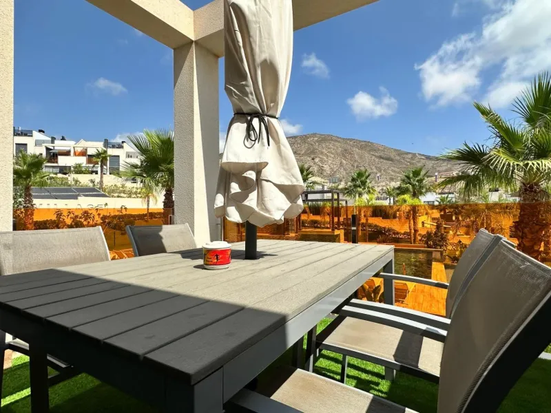 Penthouse with solarium and jacuzzi in the Alegria Village urbanization