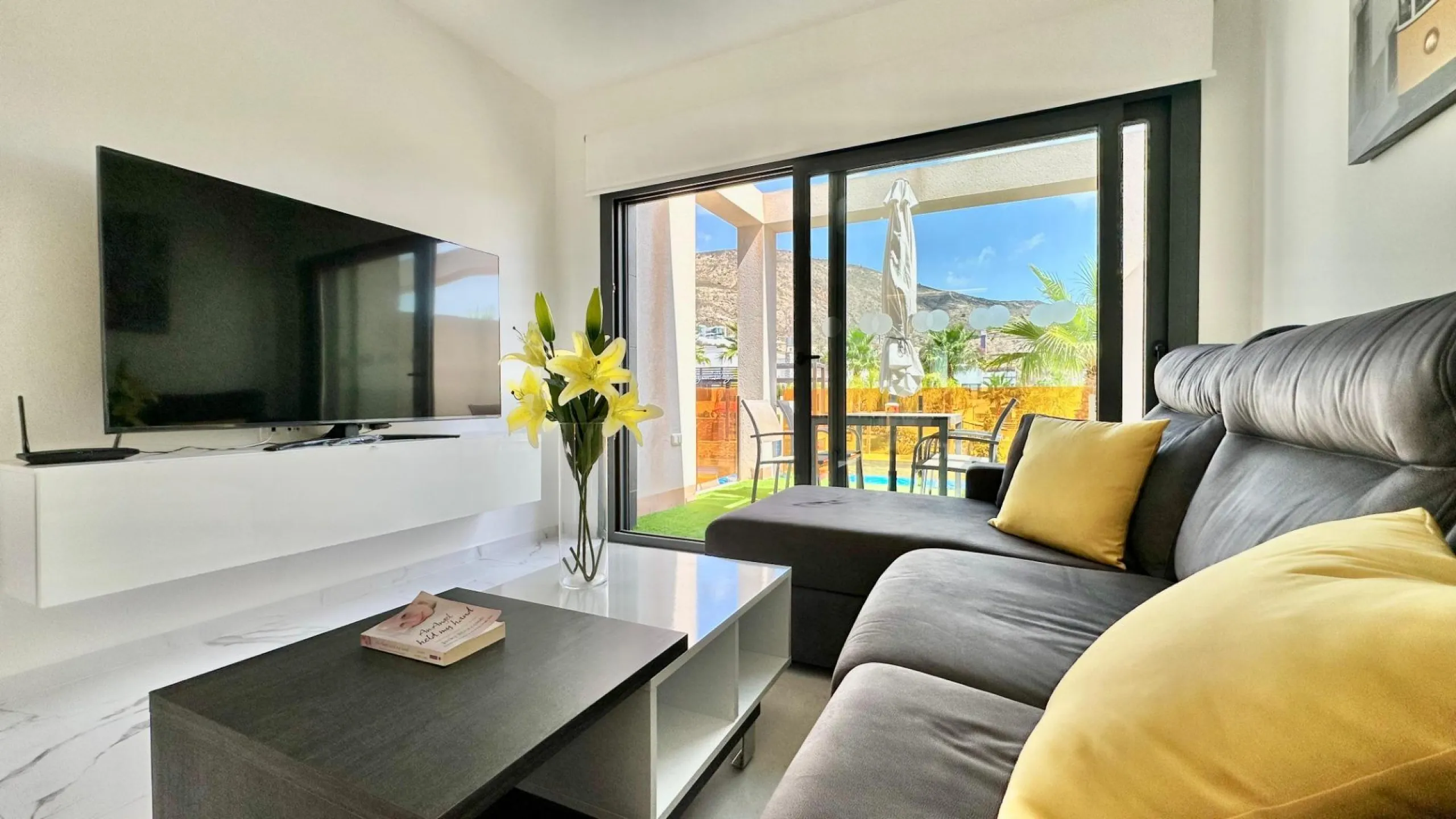 Penthouse with solarium and jacuzzi in the Alegria Village urbanization