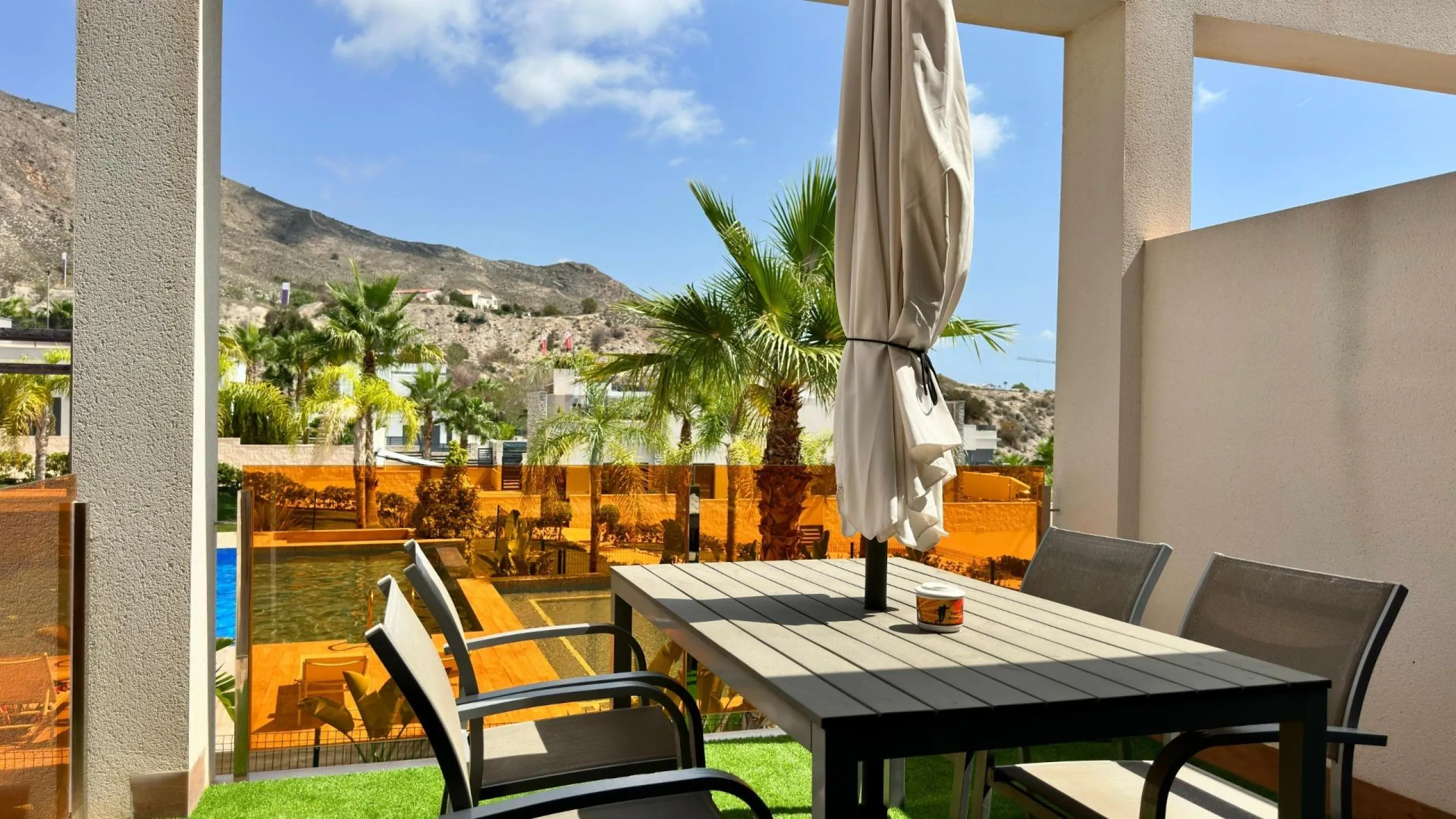 Penthouse with solarium and jacuzzi in the Alegria Village urbanization