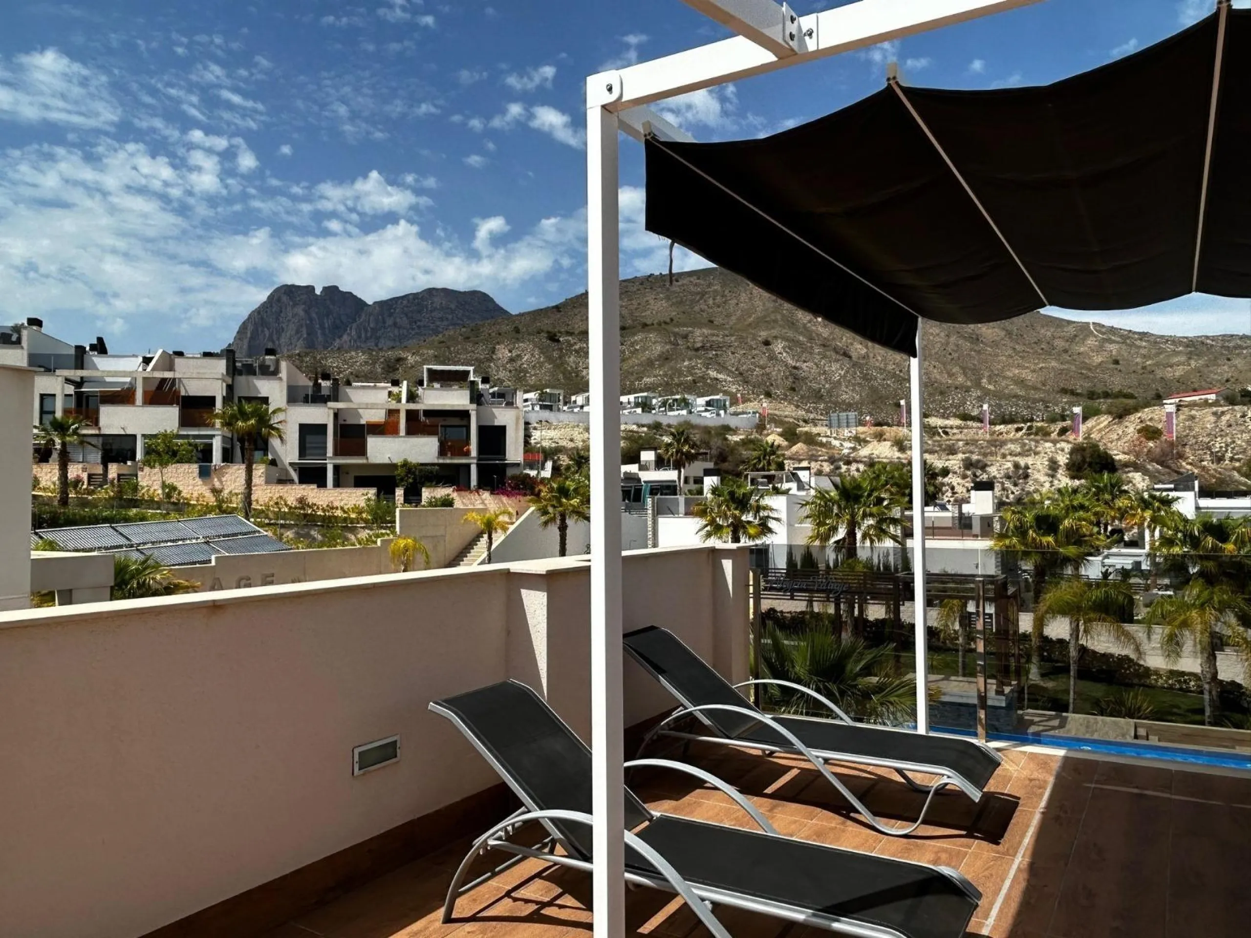 Penthouse with solarium and jacuzzi in the Alegria Village urbanization