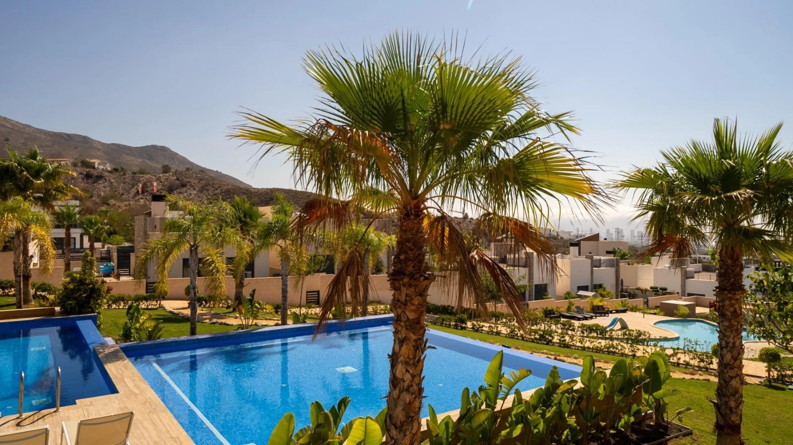 Penthouse with solarium and jacuzzi in the Alegria Village urbanization