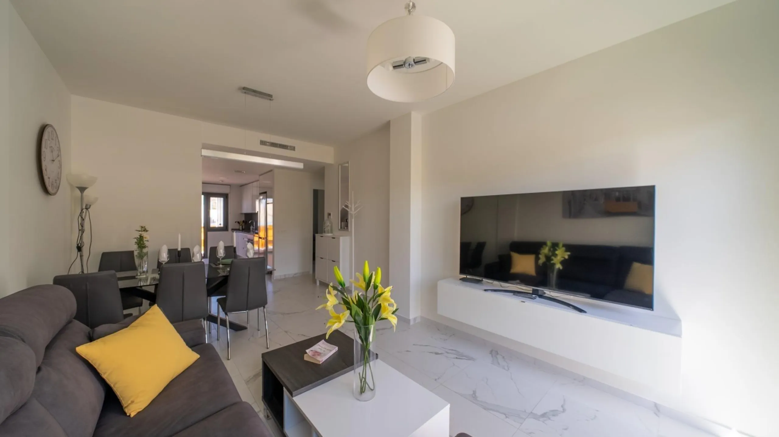 Penthouse with solarium and jacuzzi in the Alegria Village urbanization