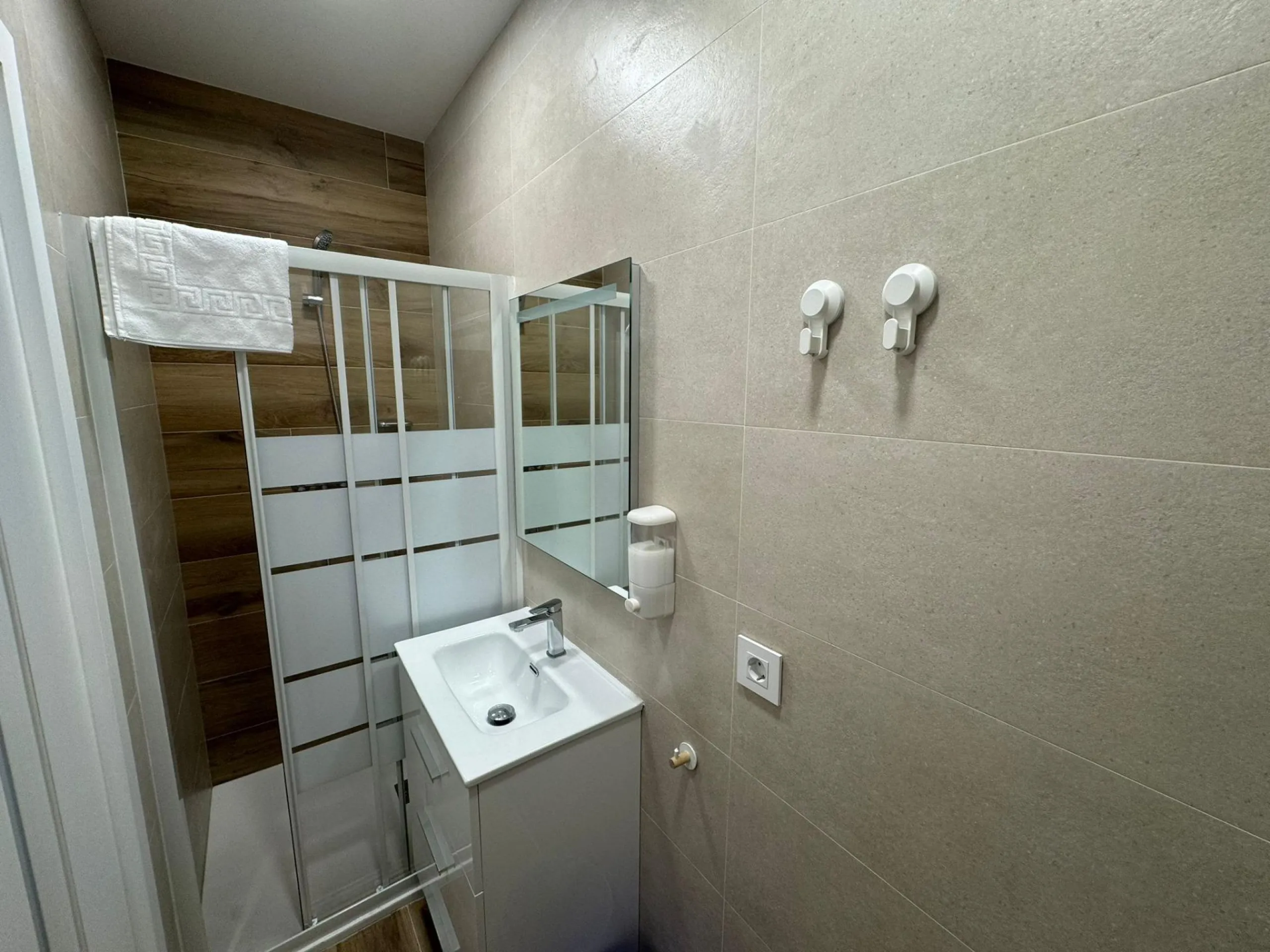 EDIFICIO EN VENTA EN ALICANTE CON LICENCIA TURISTICA - CAROLINAS BAJAS