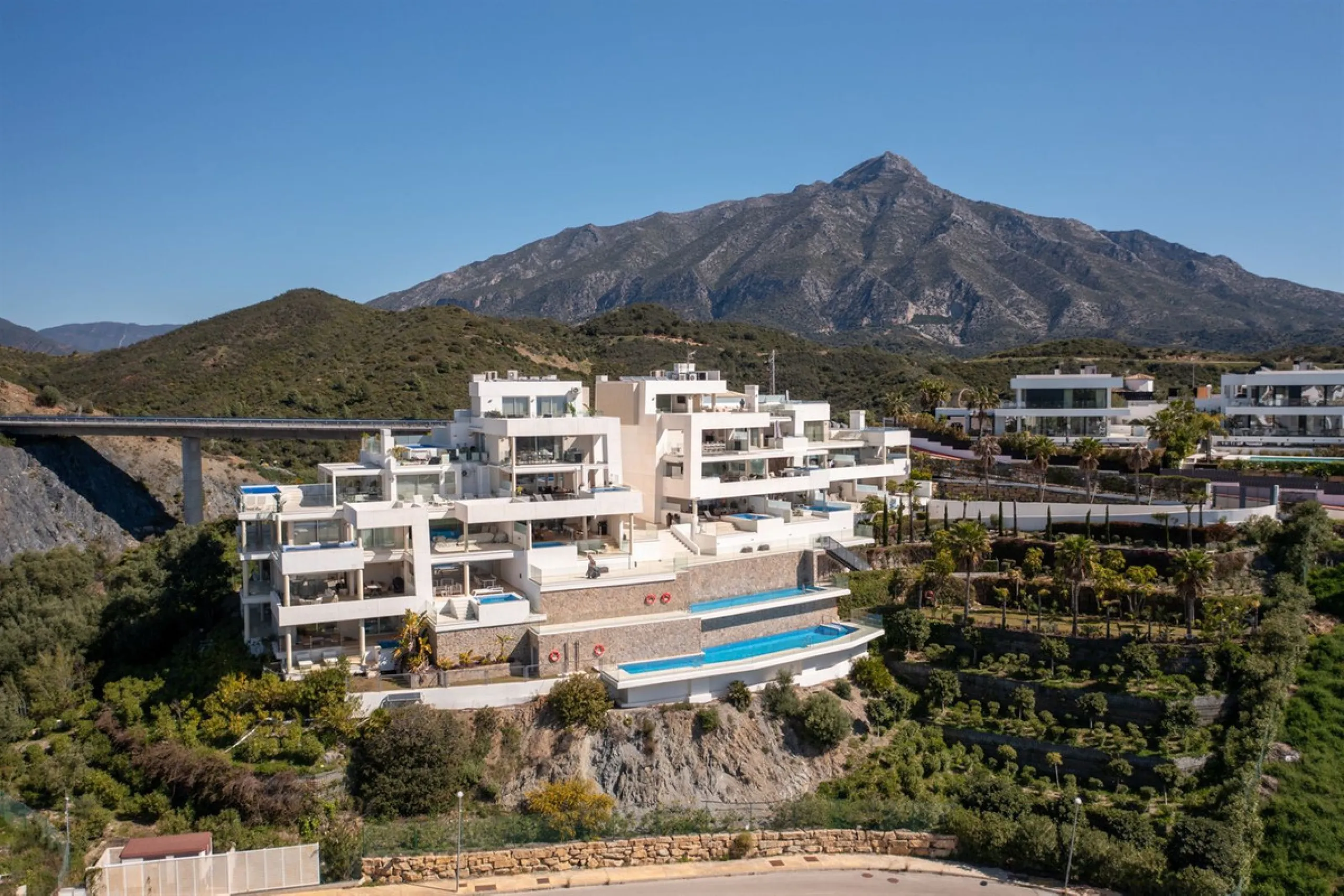 Südlich ausgerichtetes Penthouse mit privatem Pool zu verkaufen