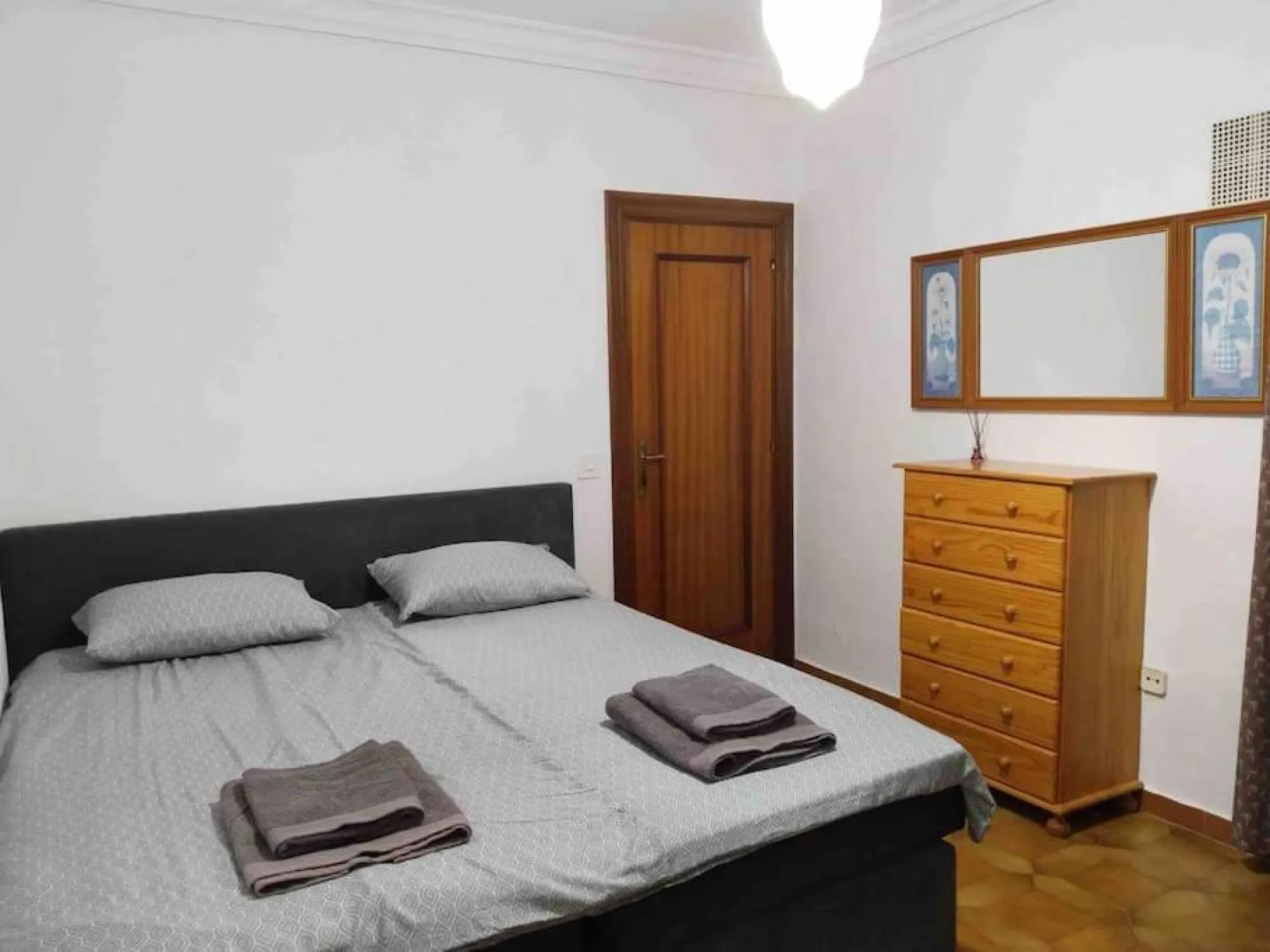 VILLA EN ORIHUELA COSTA A 500 METROS DE LA PLAYA. 4 DORM. 3 BAÑOS. PARCELA 1.145M2.