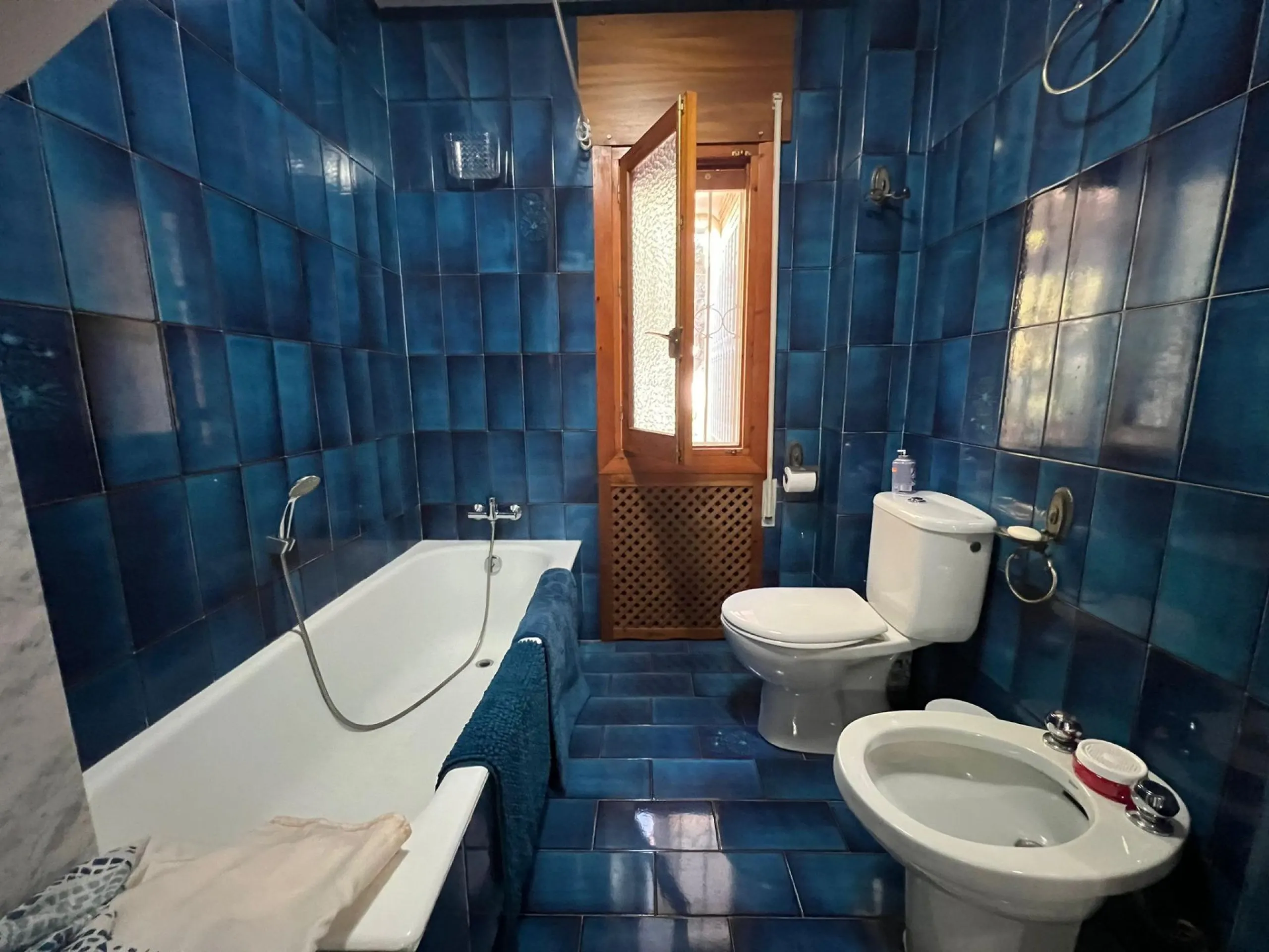 VILLA EN ORIHUELA COSTA A 500 METROS DE LA PLAYA. 4 DORM. 3 BAÑOS. PARCELA 1.145M2.