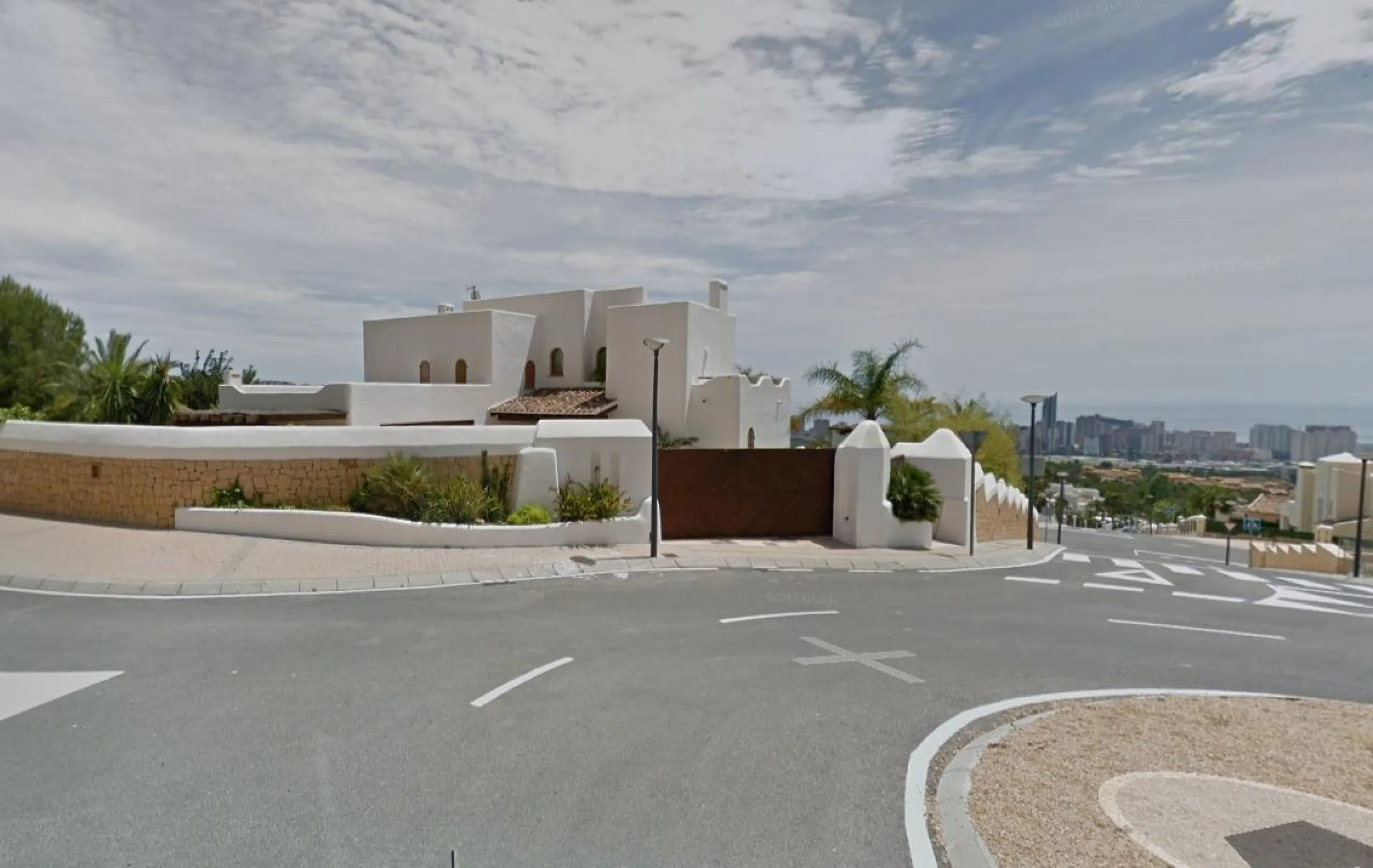 Extraordinary luxury villa with sea views