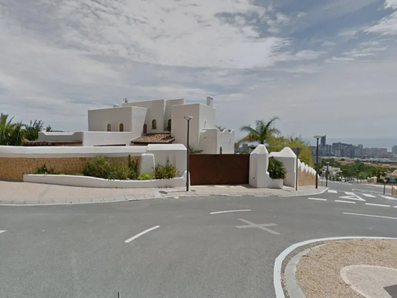 Extraordinary luxury villa with sea views