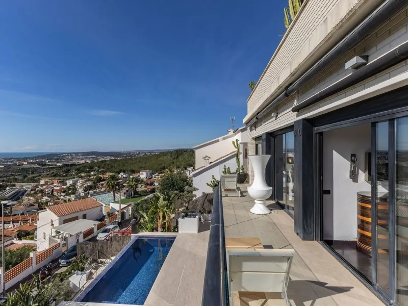 Magnificent Residence with Infinity Pool in Sitges, Barcelona