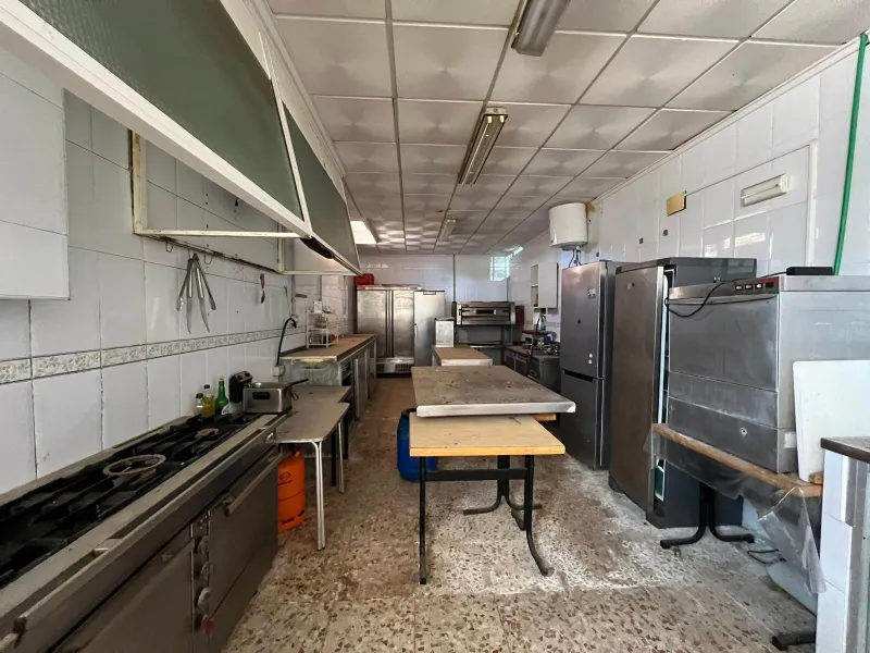 Коммерческое помещение в Кабо Зверера. Площадь 300 м² всего в 100 метрах от моря