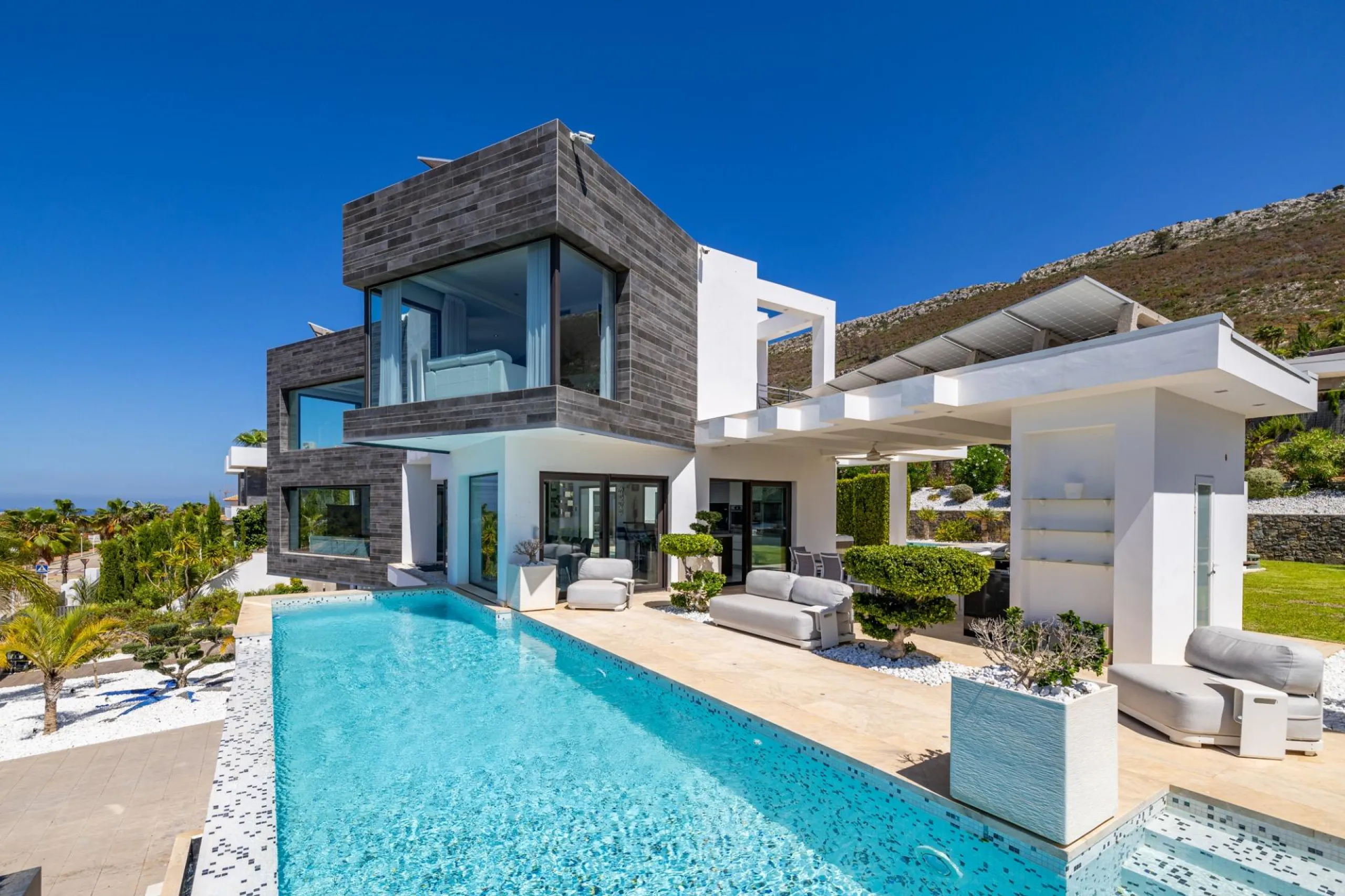 Luxury Villa in Les Cansalades, Jávea – Exquisite Coastal Retreat