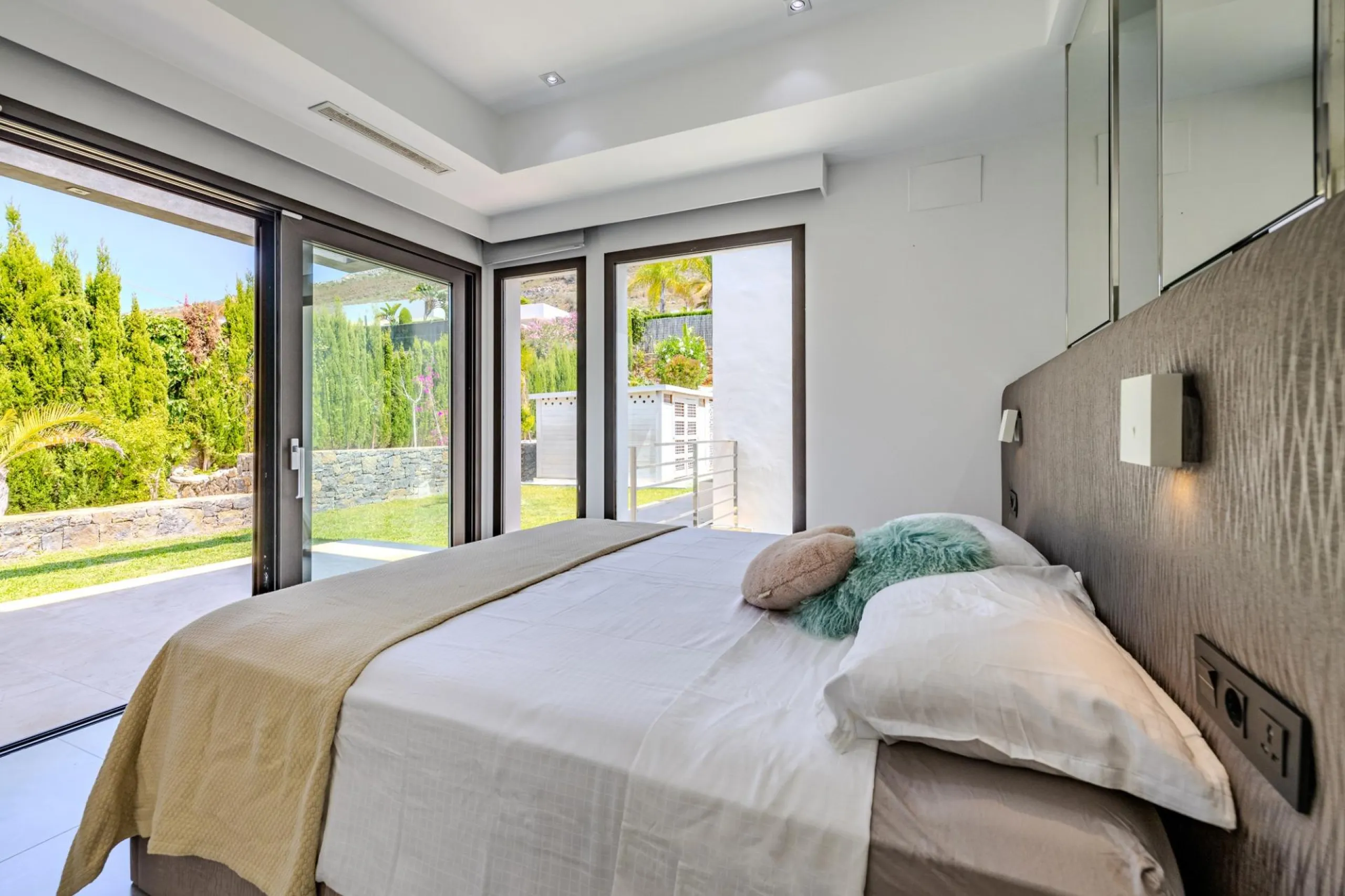 Luxury Villa in Les Cansalades, Jávea – Exquisite Coastal Retreat