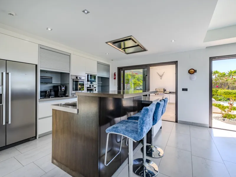 Luxury Villa in Les Cansalades, Jávea – Exquisite Coastal Retreat