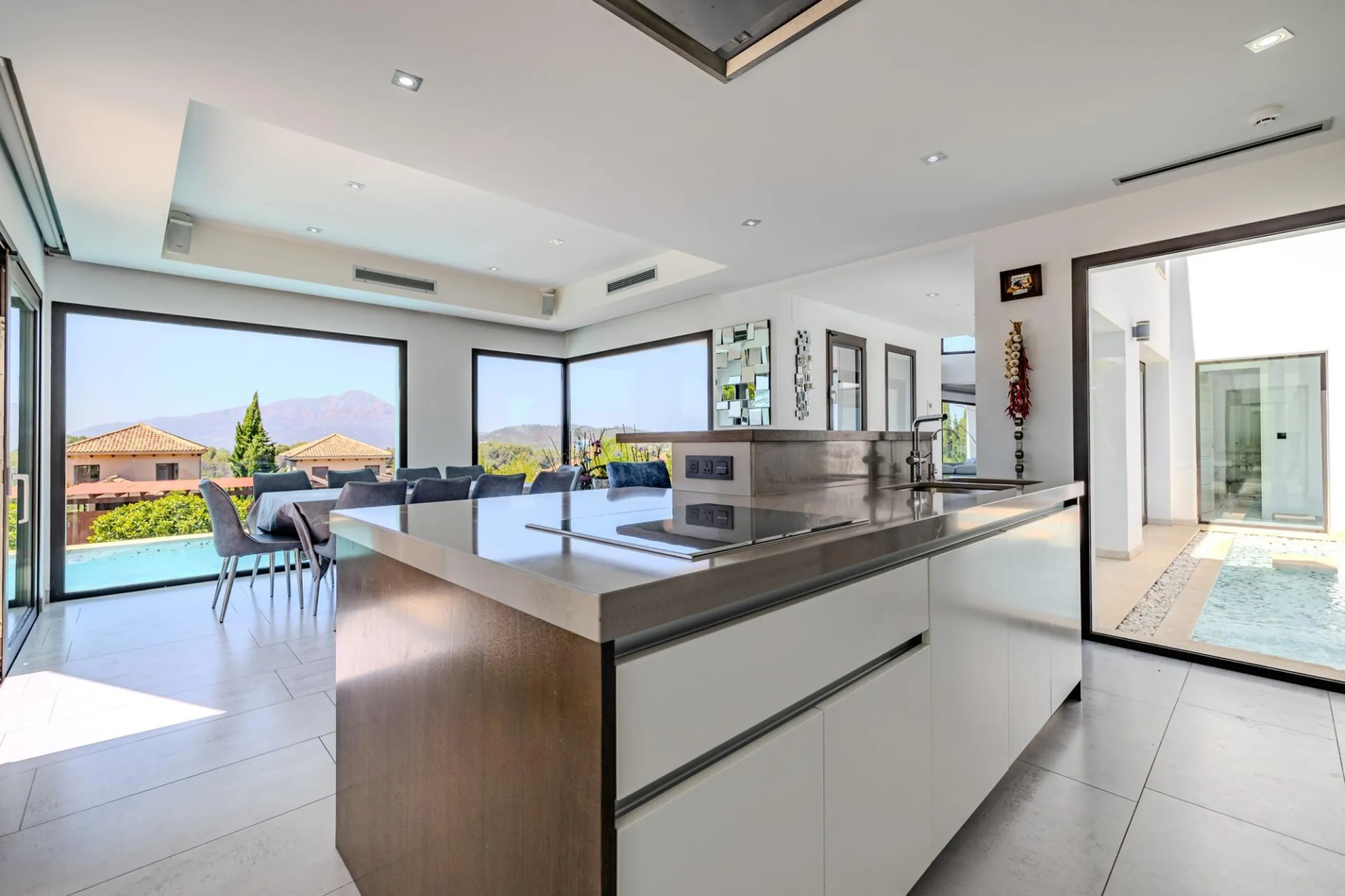 Luxury Villa in Les Cansalades, Jávea – Exquisite Coastal Retreat