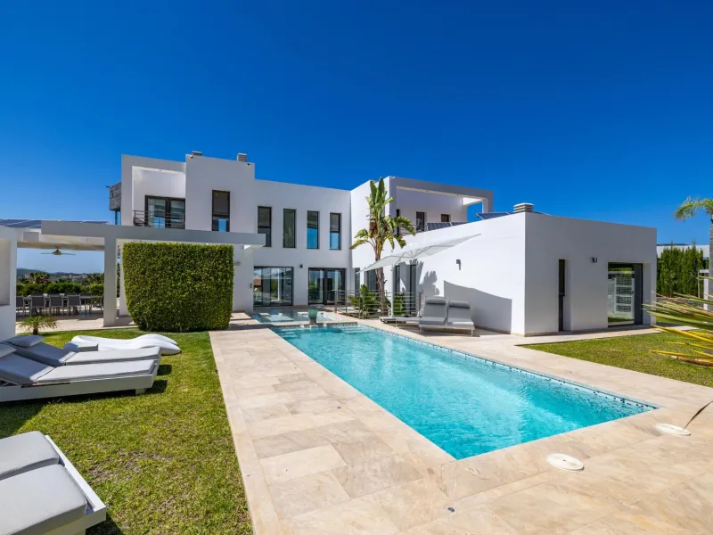 Luxury Villa in Les Cansalades, Jávea – Exquisite Coastal Retreat