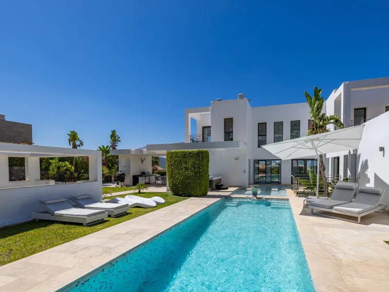 Luxury Villa in Les Cansalades, Jávea – Exquisite Coastal Retreat