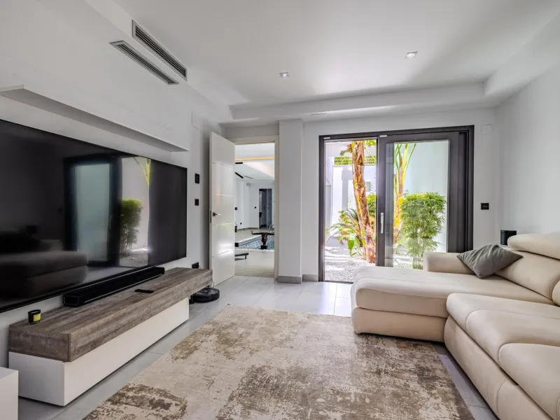 Luxury Villa in Les Cansalades, Jávea – Exquisite Coastal Retreat
