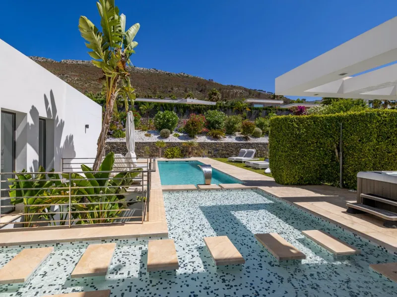 Luxury Villa in Les Cansalades, Jávea – Exquisite Coastal Retreat