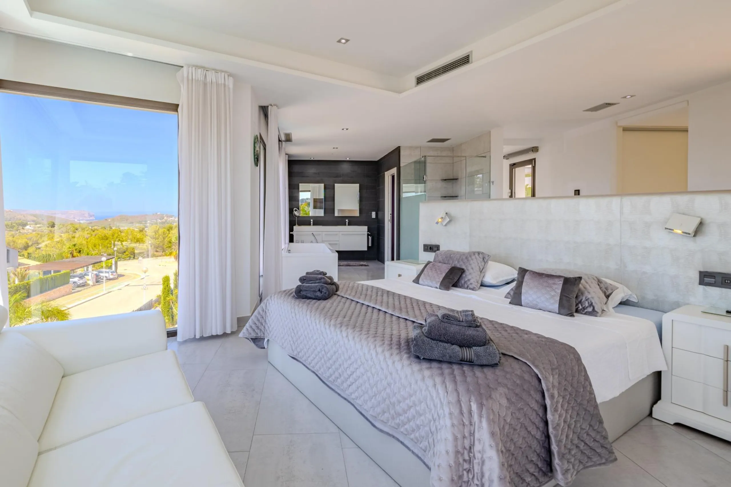 Luxury Villa in Les Cansalades, Jávea – Exquisite Coastal Retreat