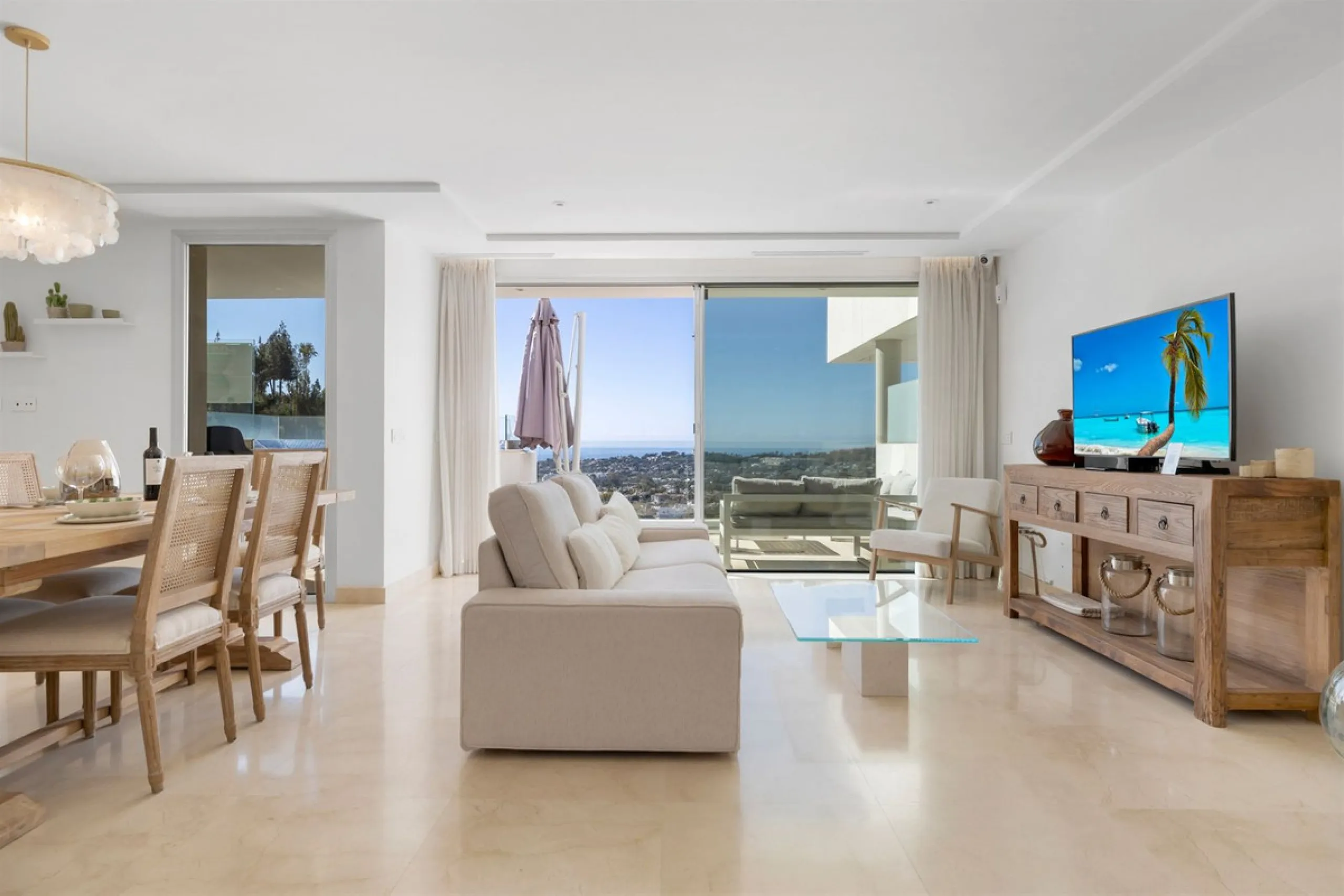 Südlich ausgerichtetes Penthouse mit privatem Pool zu verkaufen