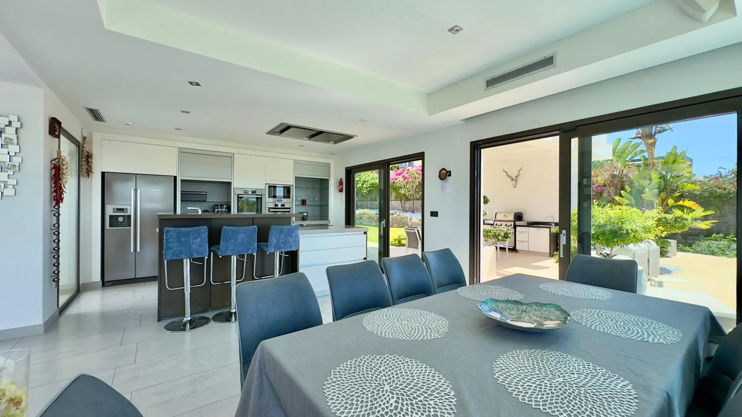 Luxury Villa in Les Cansalades, Jávea – Exquisite Coastal Retreat