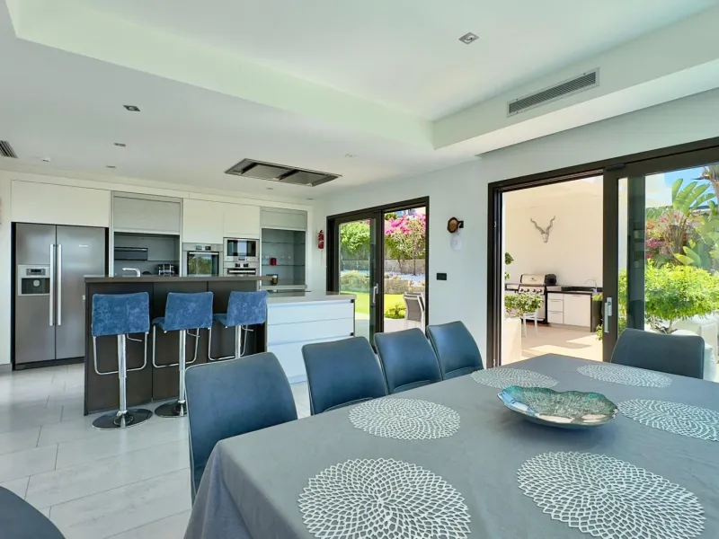 Luxury Villa in Les Cansalades, Jávea – Exquisite Coastal Retreat