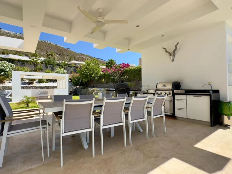Luxury Villa in Les Cansalades, Jávea – Exquisite Coastal Retreat