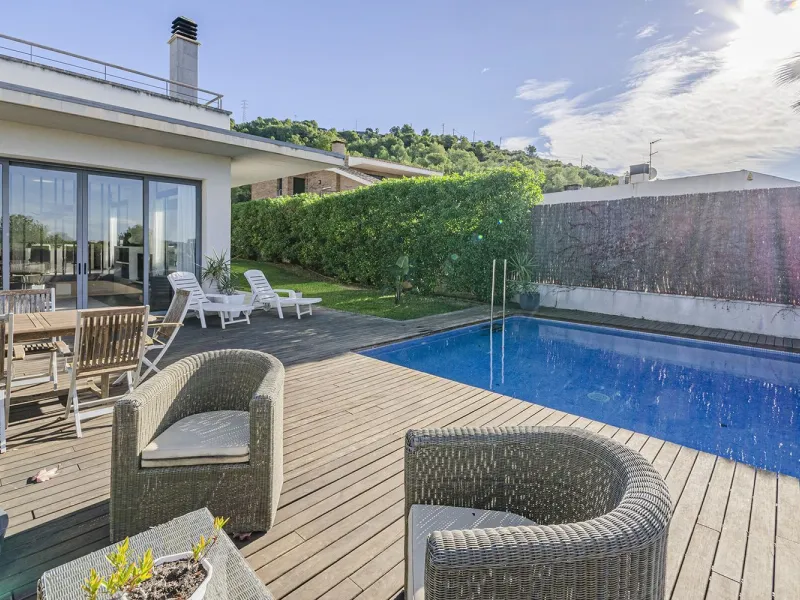 Spectacular Modern House with Pool and Sea Views in Levantina, Sitges