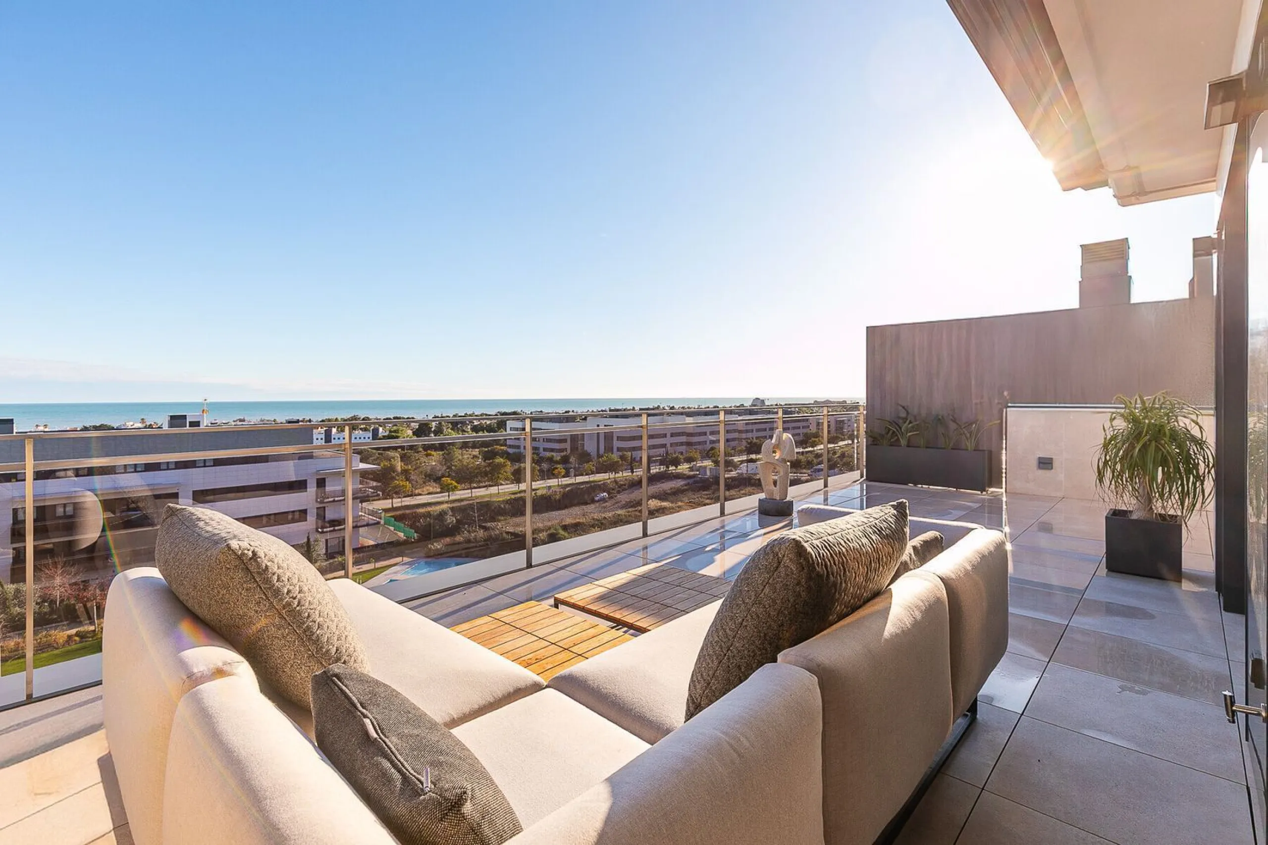 Exclusivo ático con vistas panorámicas al mar y a la montaña en La Plana, Sitges