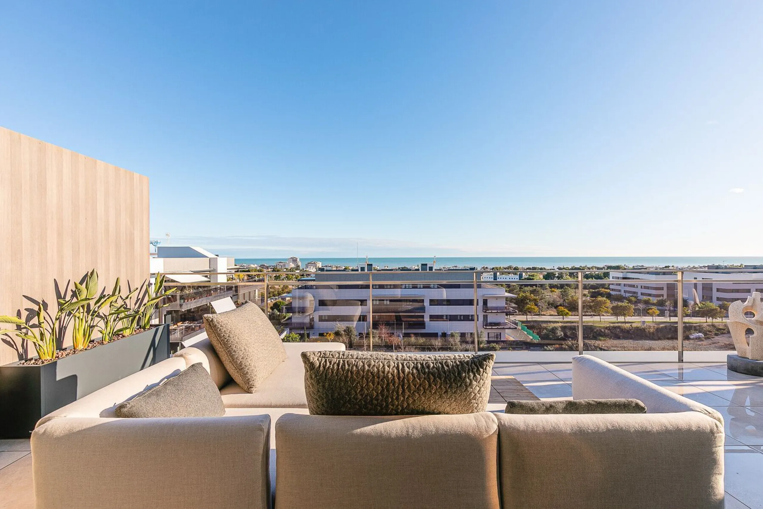 Exclusivo ático con vistas panorámicas al mar y a la montaña en La Plana, Sitges
