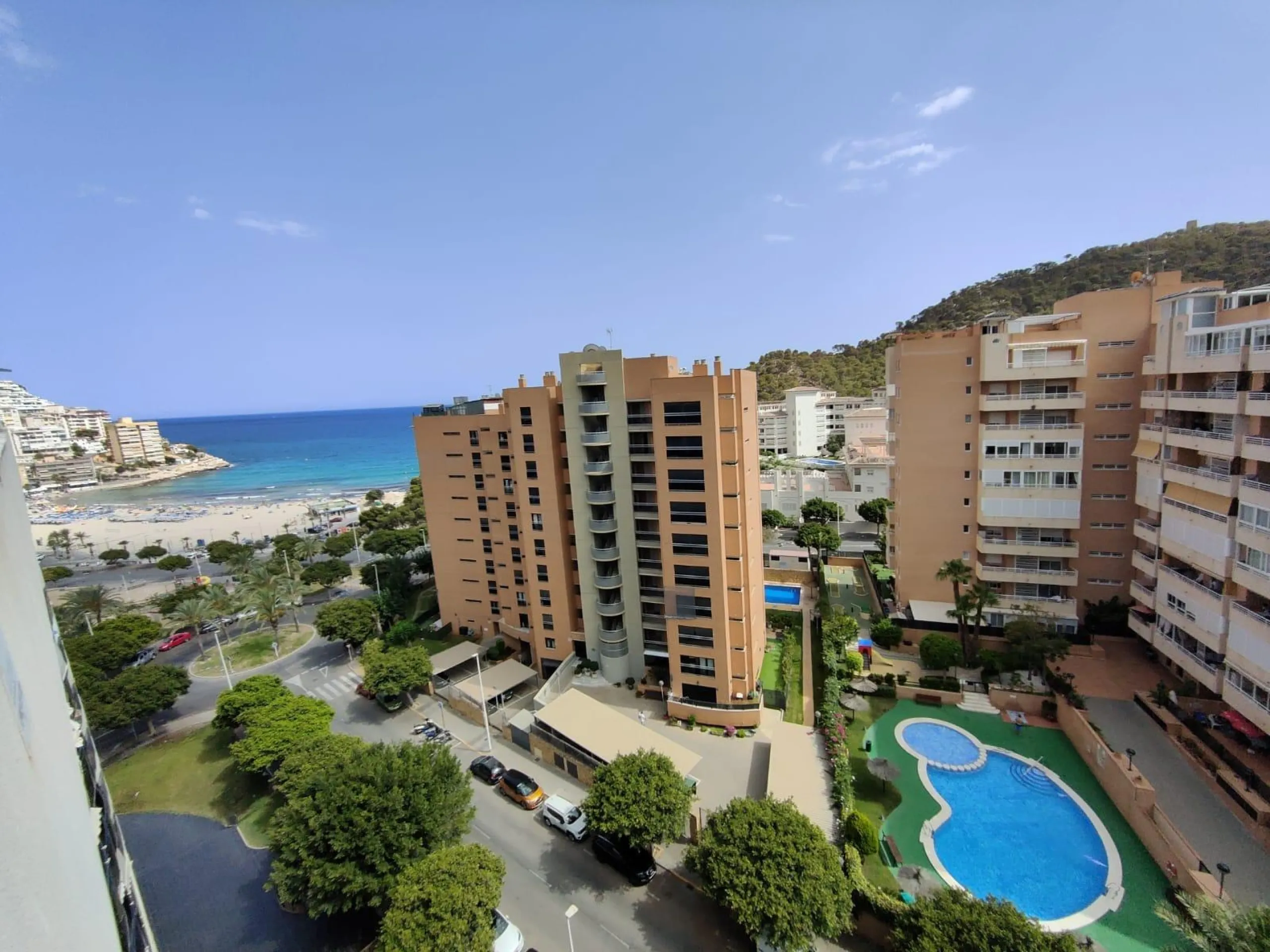 ESPECTACULAR APARTAMENTO DUPLEX EN LA CALA DE VILLAJOYOSA A 300M DE LA PLAYA