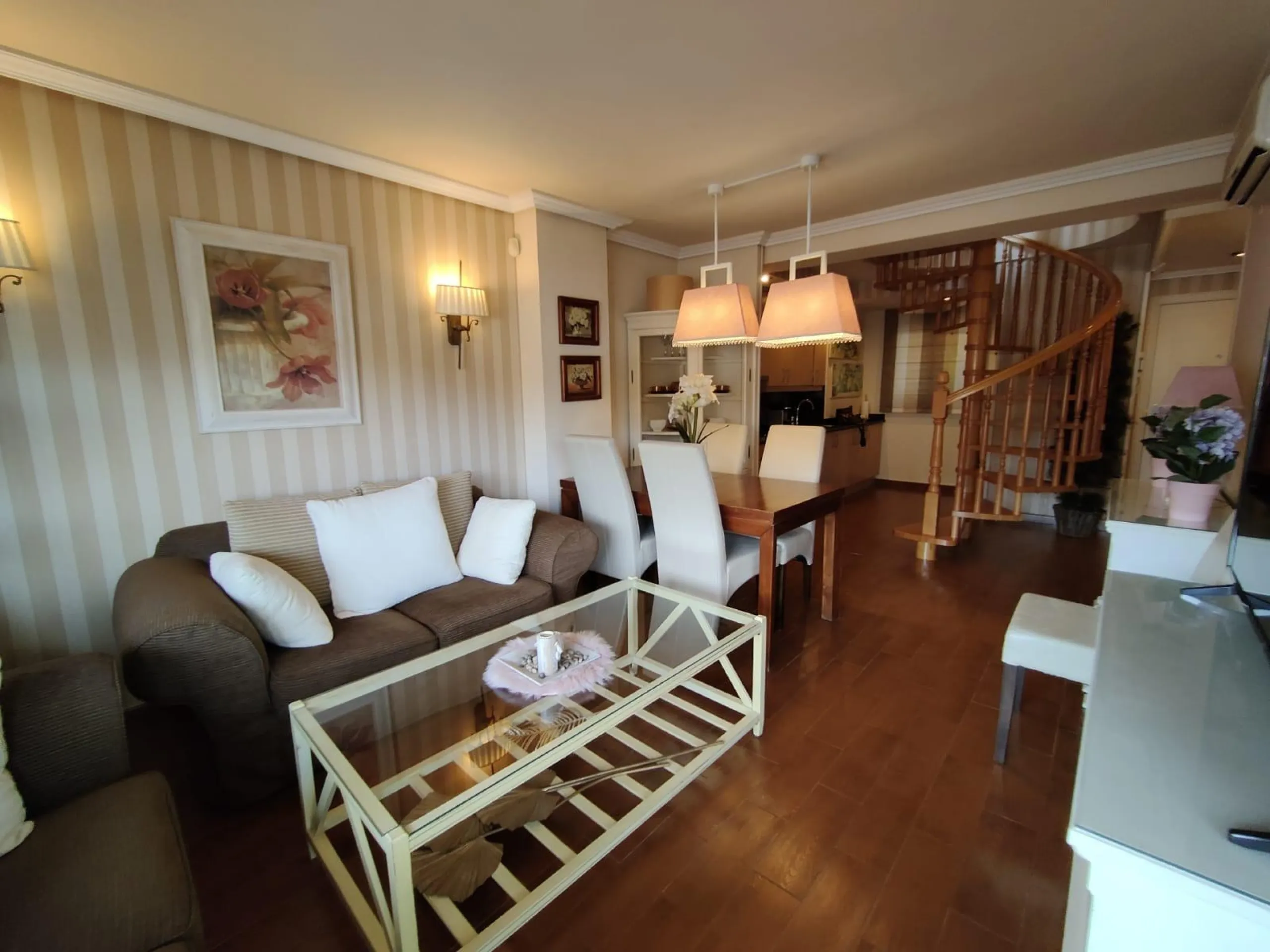 ESPECTACULAR APARTAMENTO DUPLEX EN LA CALA DE VILLAJOYOSA A 300M DE LA PLAYA