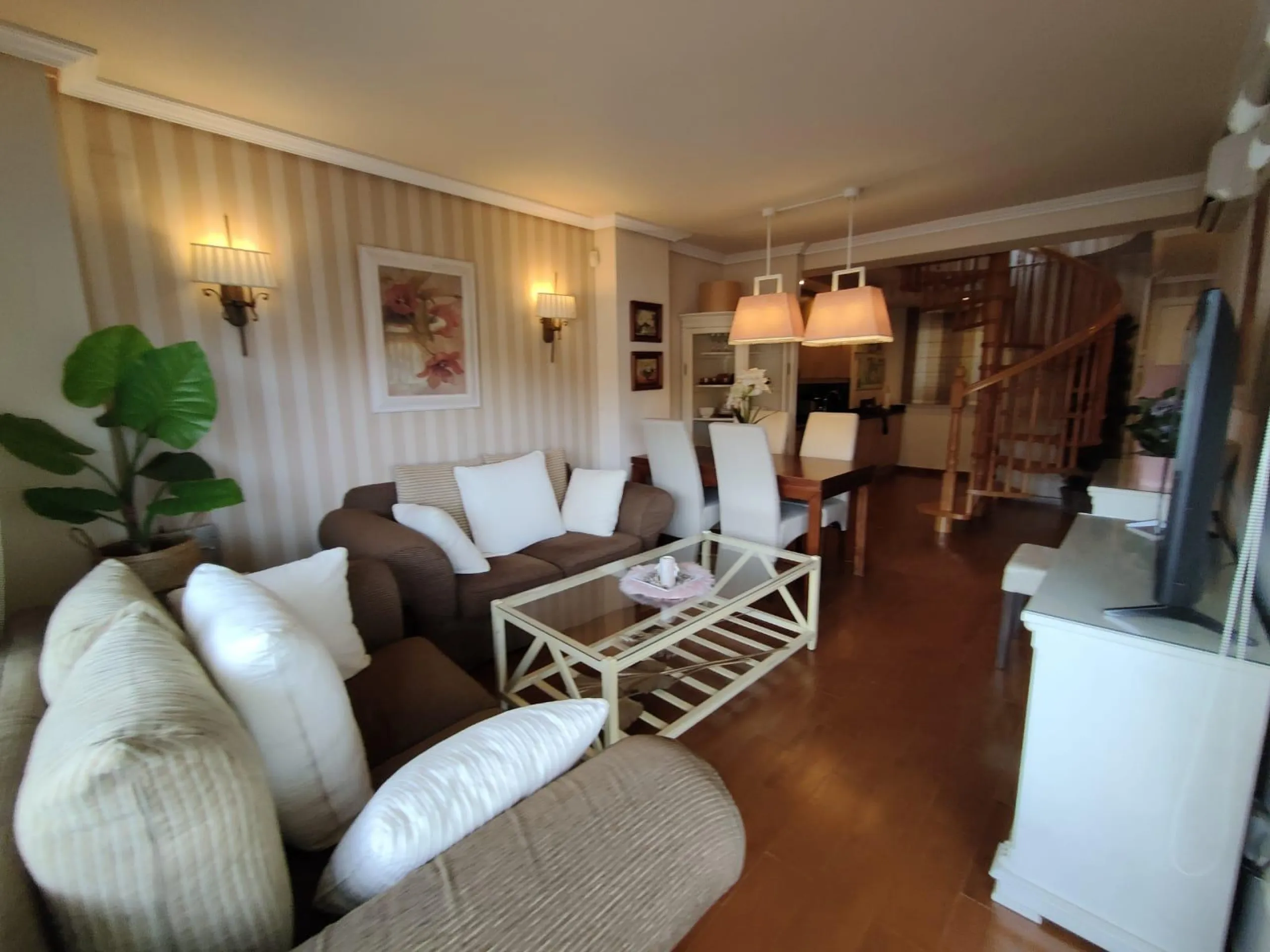 ESPECTACULAR APARTAMENTO DUPLEX EN LA CALA DE VILLAJOYOSA A 300M DE LA PLAYA