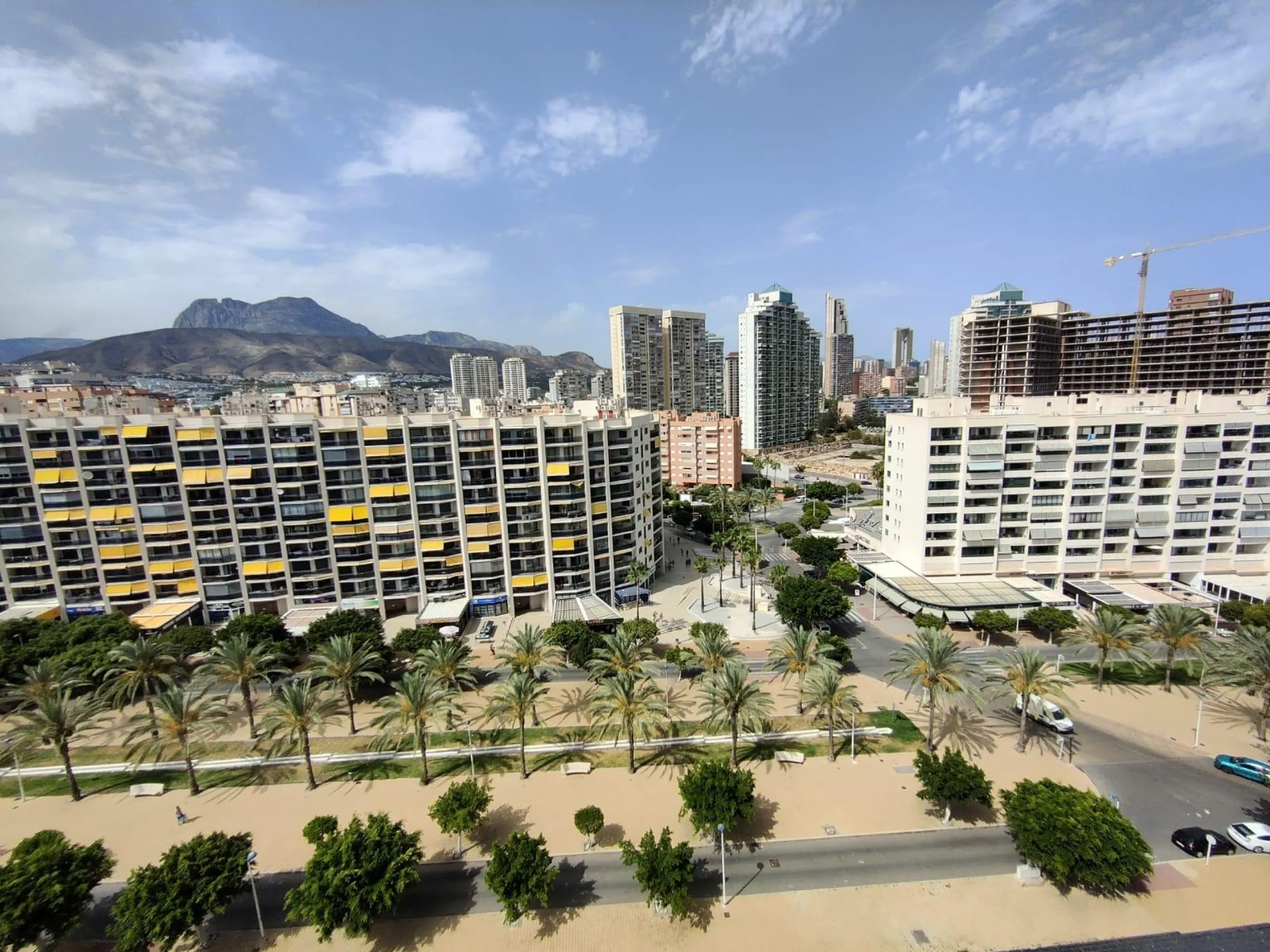 ESPECTACULAR APARTAMENTO DUPLEX EN LA CALA DE VILLAJOYOSA A 300M DE LA PLAYA