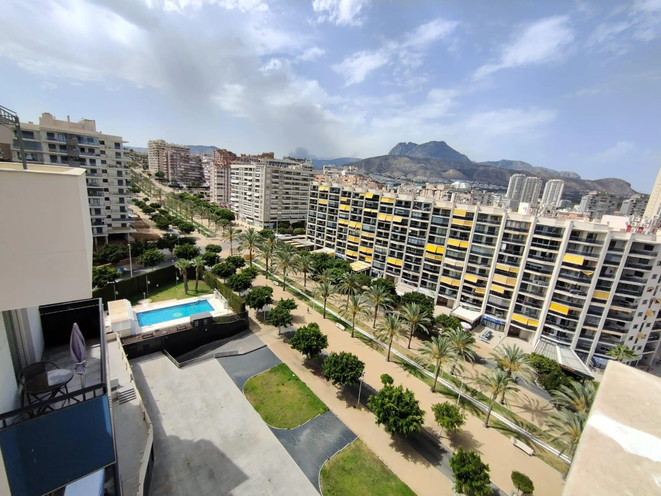 ESPECTACULAR APARTAMENTO DUPLEX EN LA CALA DE VILLAJOYOSA A 300M DE LA PLAYA