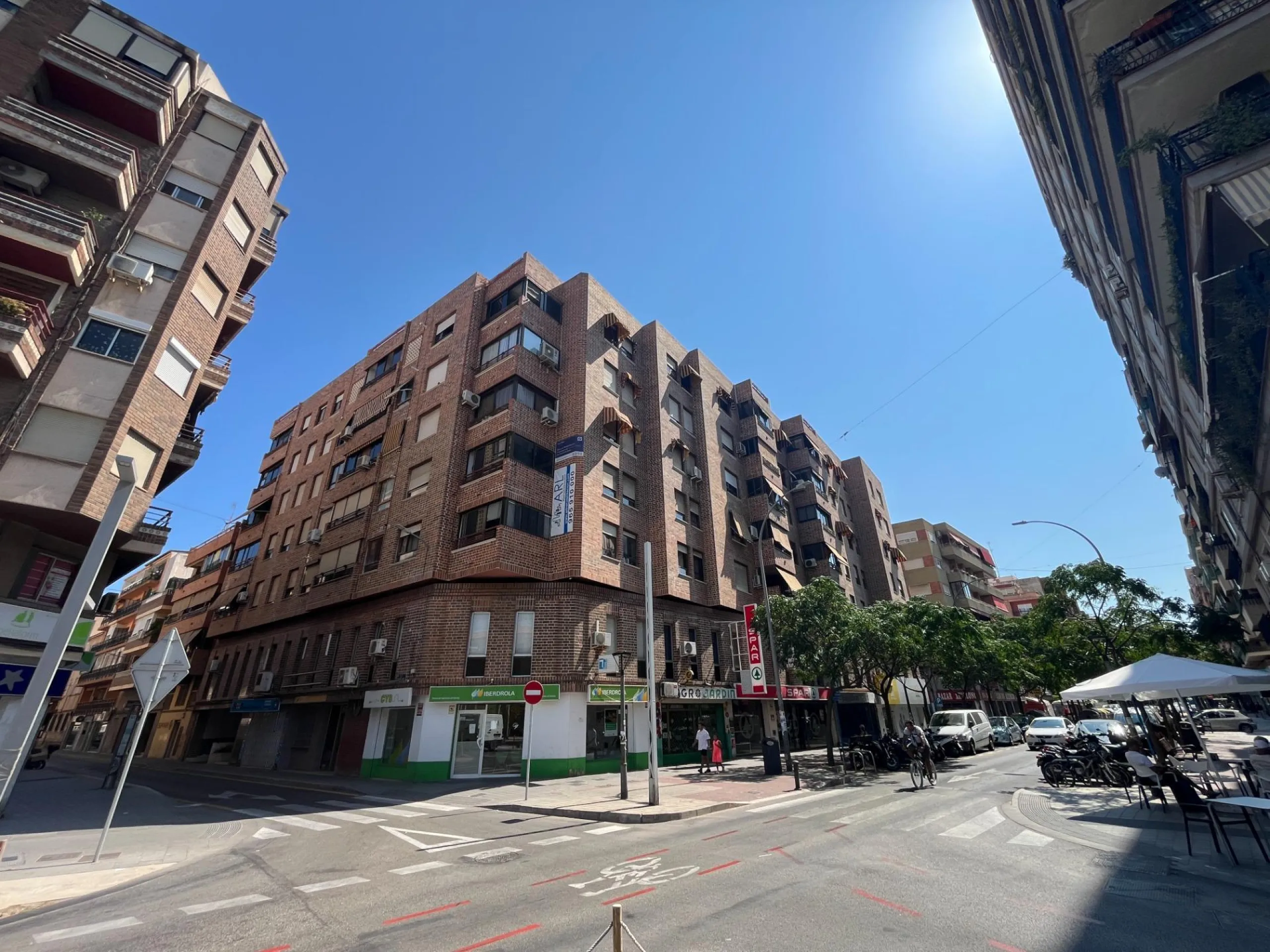 Plaza de aparcamiento subterránea en zona Padre Esplá