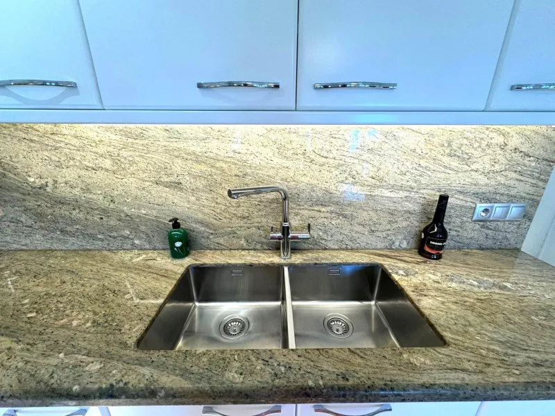 Ático en primera Linea! Reformado en La Torre de la Horadada: ¡Tu Refugio Ideal a Metros del Mar!