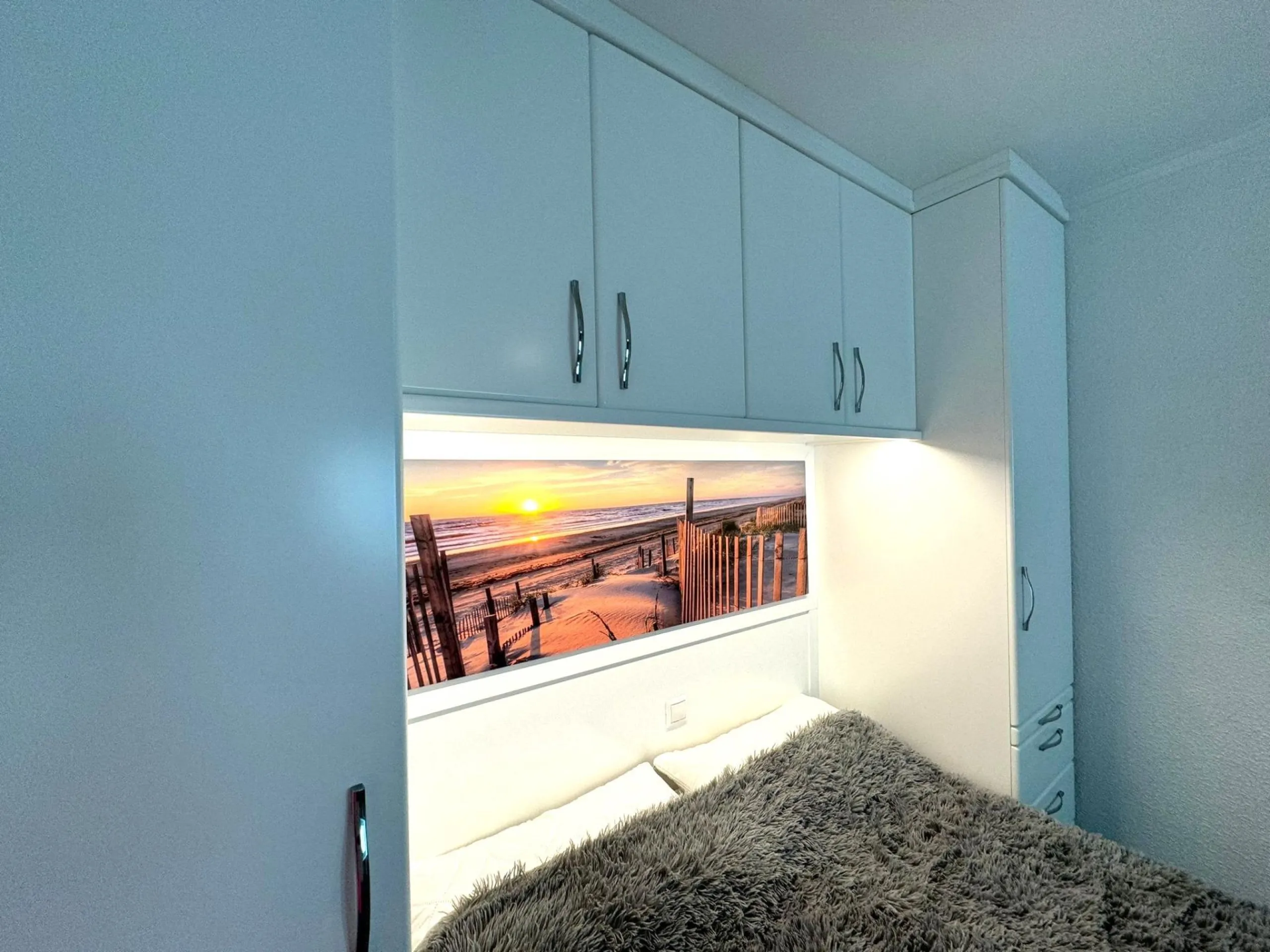 Ático en primera Linea! Reformado en La Torre de la Horadada: ¡Tu Refugio Ideal a Metros del Mar!