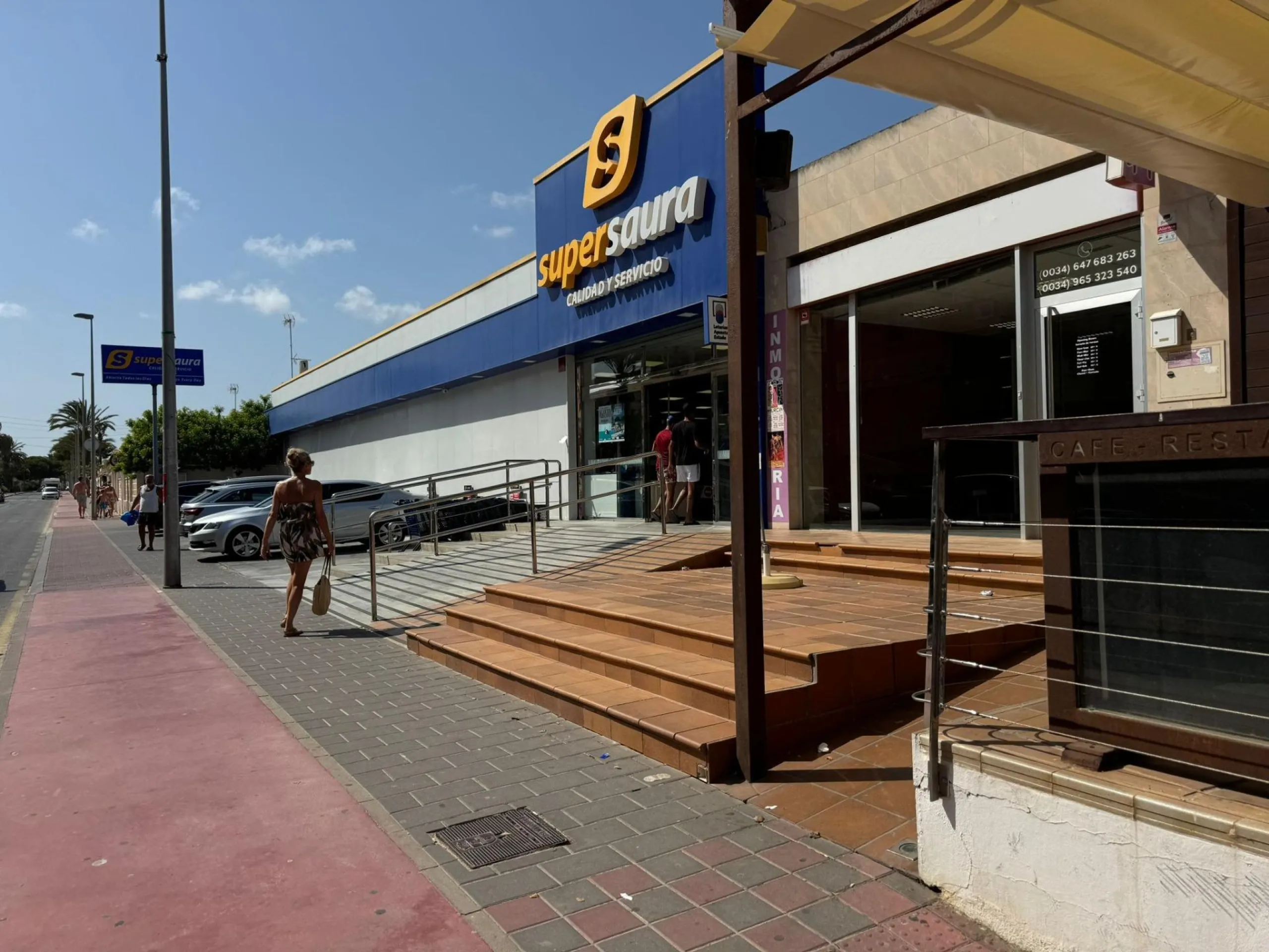Ático en primera Linea! Reformado en La Torre de la Horadada: ¡Tu Refugio Ideal a Metros del Mar!