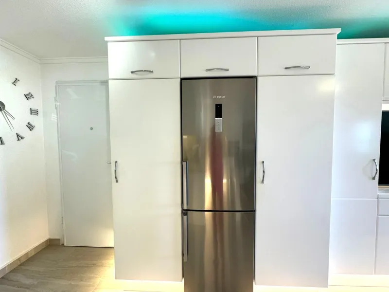 Ático en primera Linea! Reformado en La Torre de la Horadada: ¡Tu Refugio Ideal a Metros del Mar!
