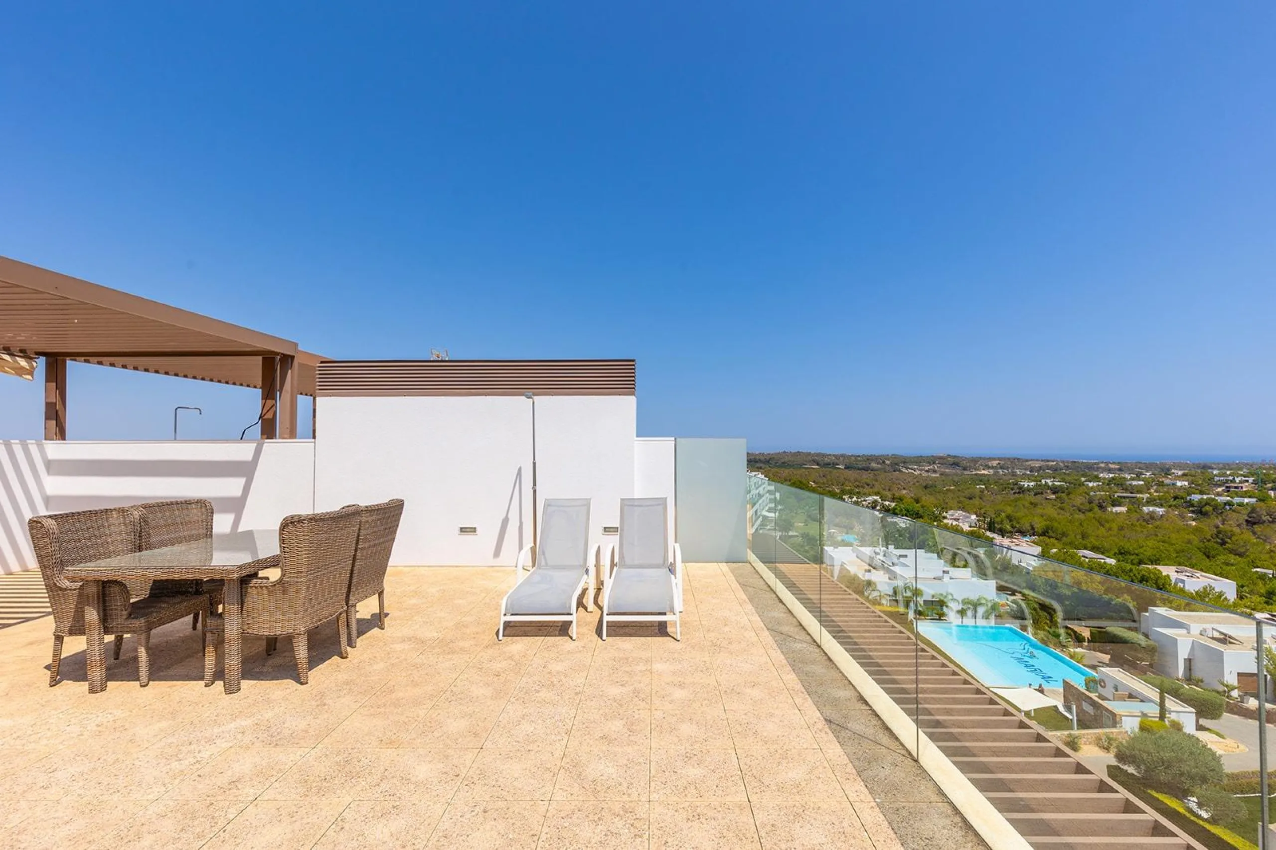 LAS COLINAS. ATICO CON SOLARIUM ENORME PRIVADO. 2 DORM. 2BAÑOS. GARAJE+TRASTERO.