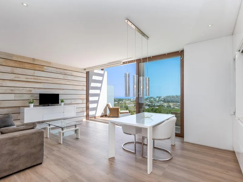 LAS COLINAS. ATICO CON SOLARIUM ENORME PRIVADO. 2 DORM. 2BAÑOS. GARAJE+TRASTERO.