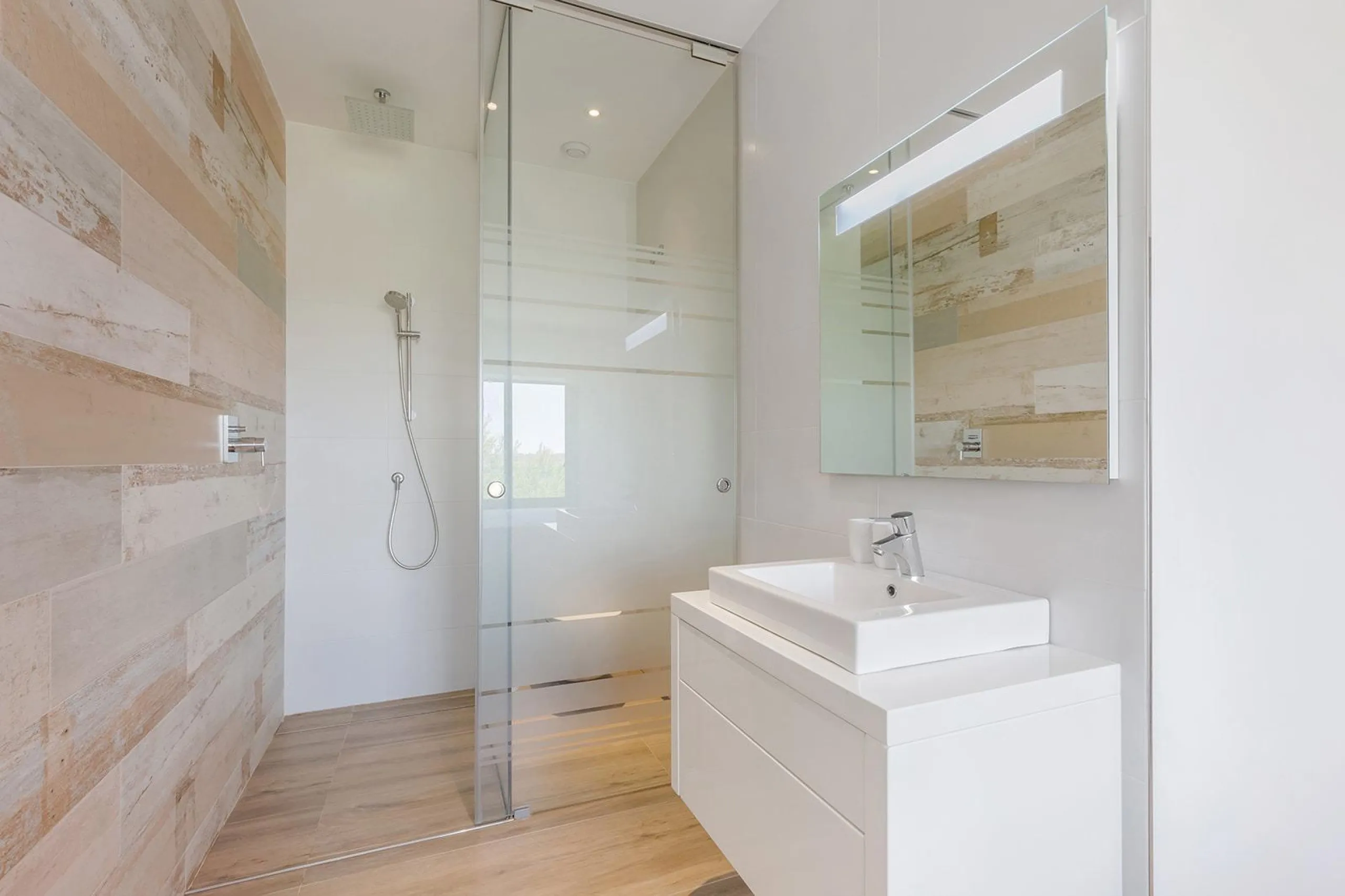 LAS COLINAS. ATICO CON SOLARIUM ENORME PRIVADO. 2 DORM. 2BAÑOS. GARAJE+TRASTERO.