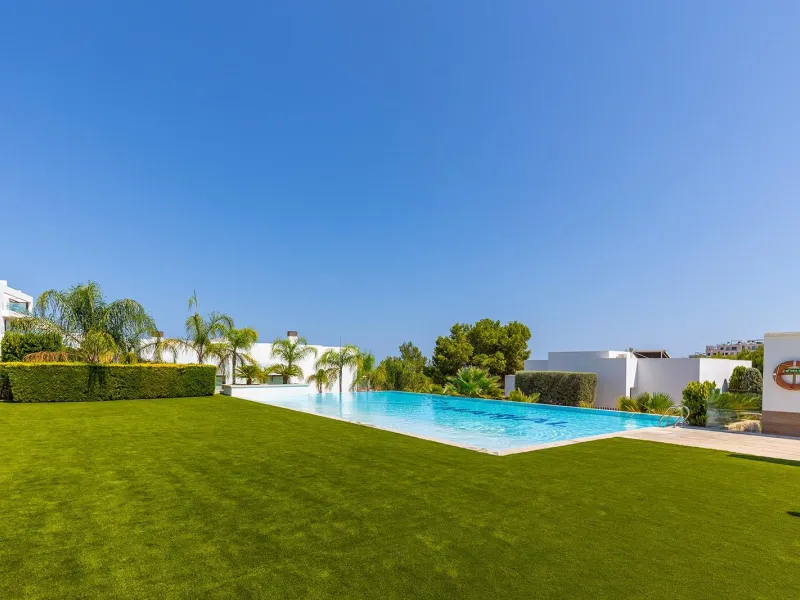 LAS COLINAS. ATICO CON SOLARIUM ENORME PRIVADO. 2 DORM. 2BAÑOS. GARAJE+TRASTERO.