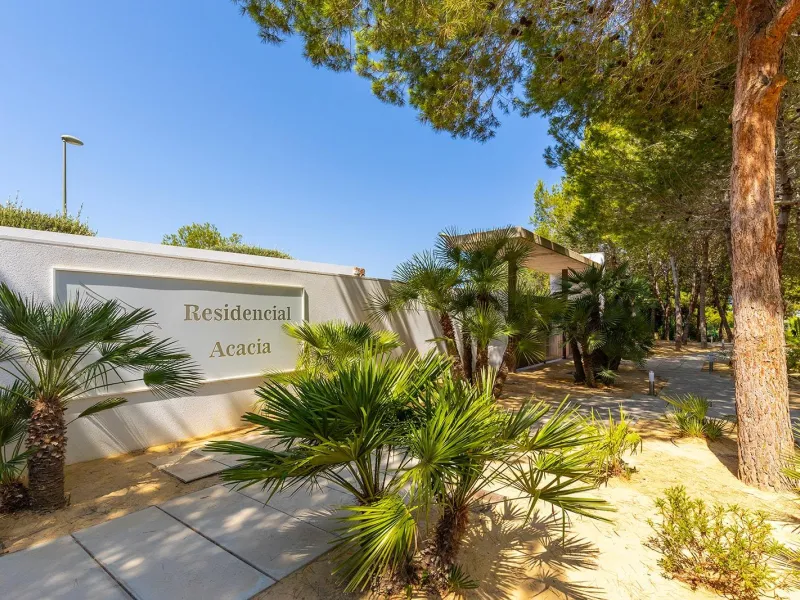 LAS COLINAS. ATICO CON SOLARIUM ENORME PRIVADO. 2 DORM. 2BAÑOS. GARAJE+TRASTERO.