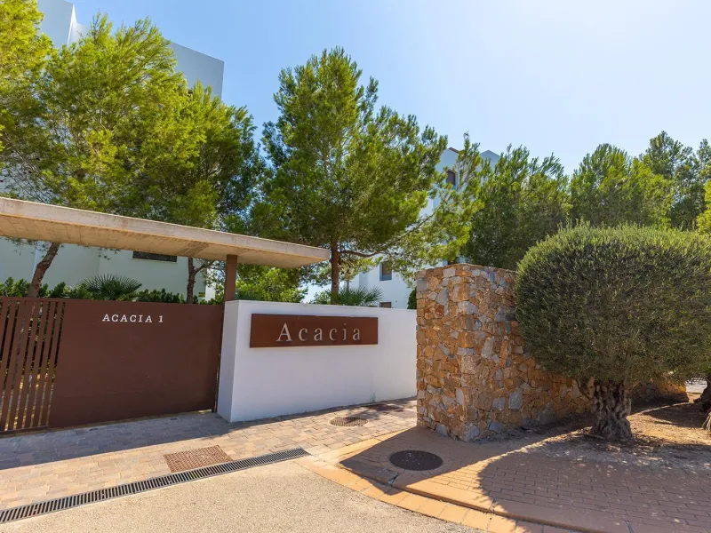 LAS COLINAS. ATICO CON SOLARIUM ENORME PRIVADO. 2 DORM. 2BAÑOS. GARAJE+TRASTERO.
