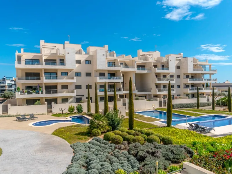ESPECTACULAR APARTAMENTO CON LICENCIA TURISTICA. 2 DORM. 2 BAÑOS. GARAJE+TRASTERO. PISCINA.